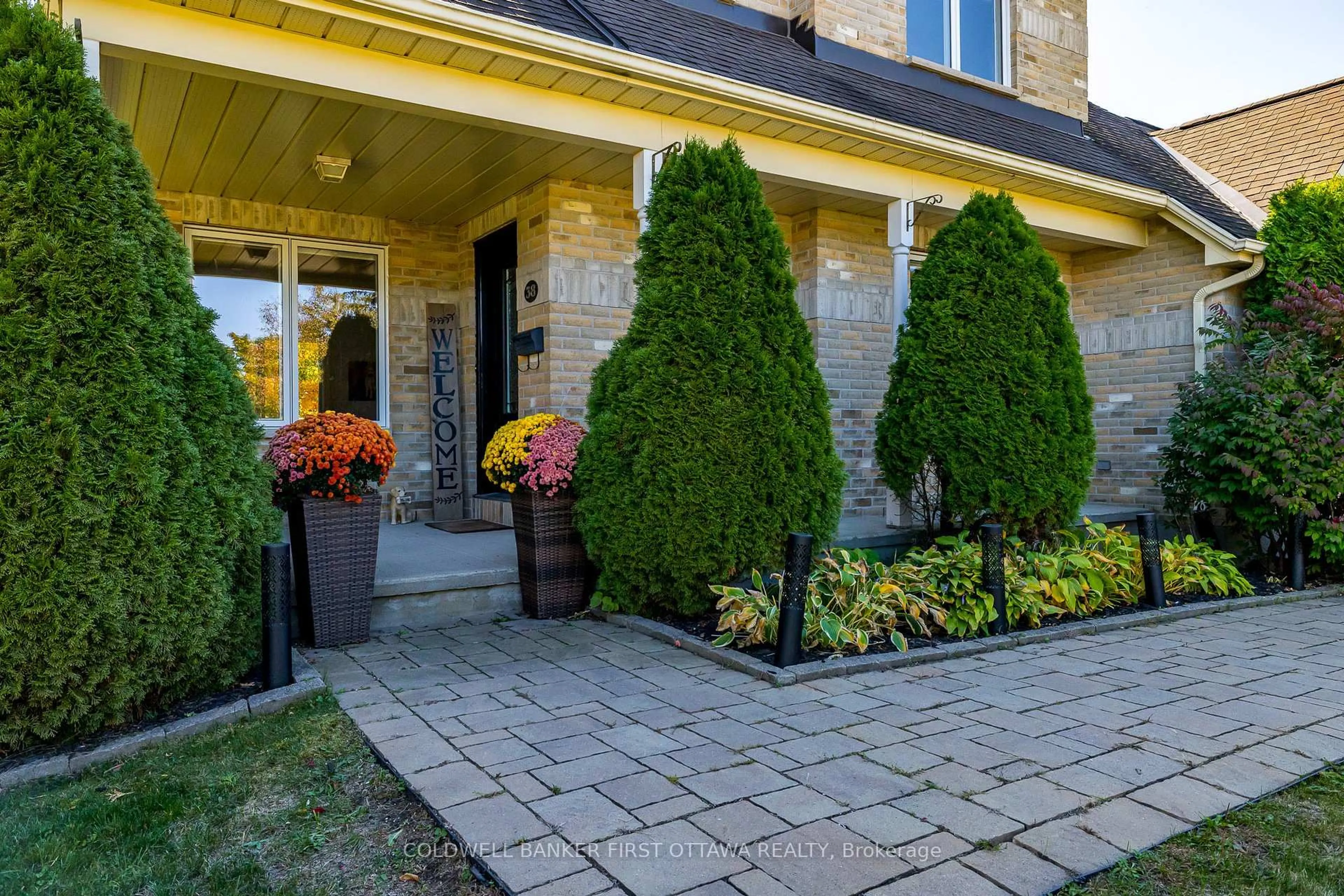 Patio, street for 38 HOBIN St, Stittsville Ontario K2S 1G8