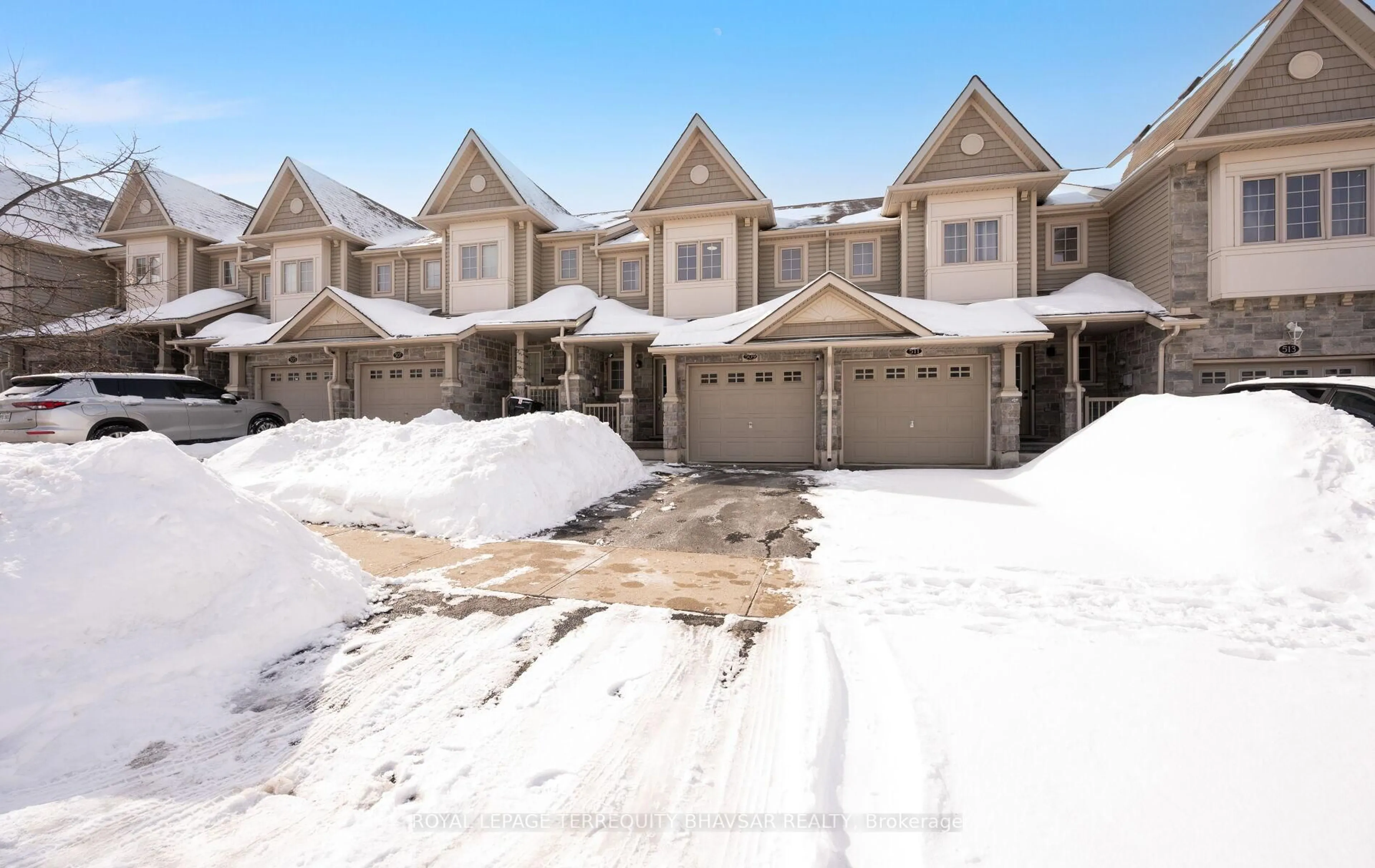 A pic from outside/outdoor area/front of a property/back of a property/a pic from drone, street for 509 Northbrook Pl, Kitchener Ontario N2R 0A3