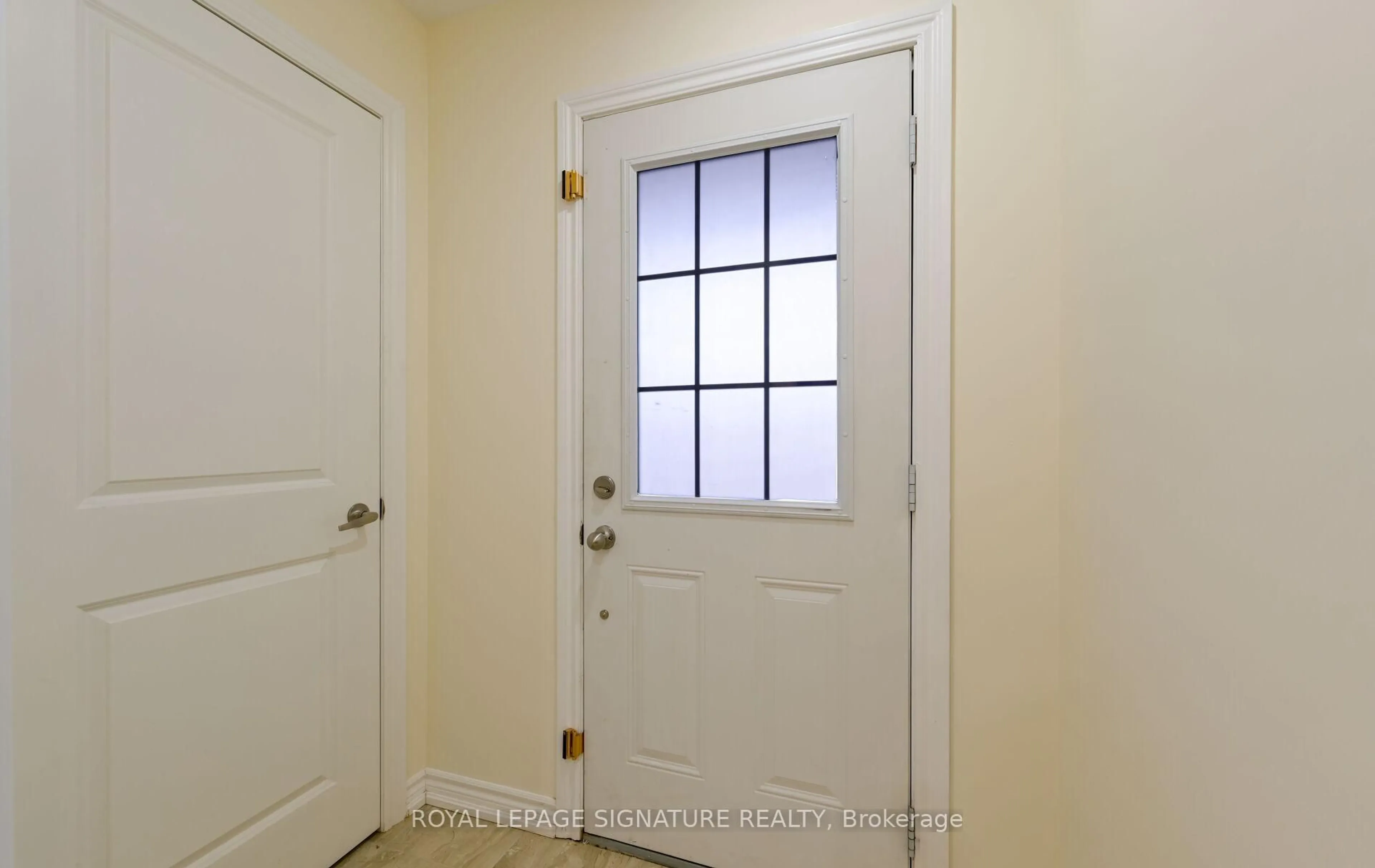 Indoor entryway for 87 Todd Cres, Southgate Ontario N0C 1B0