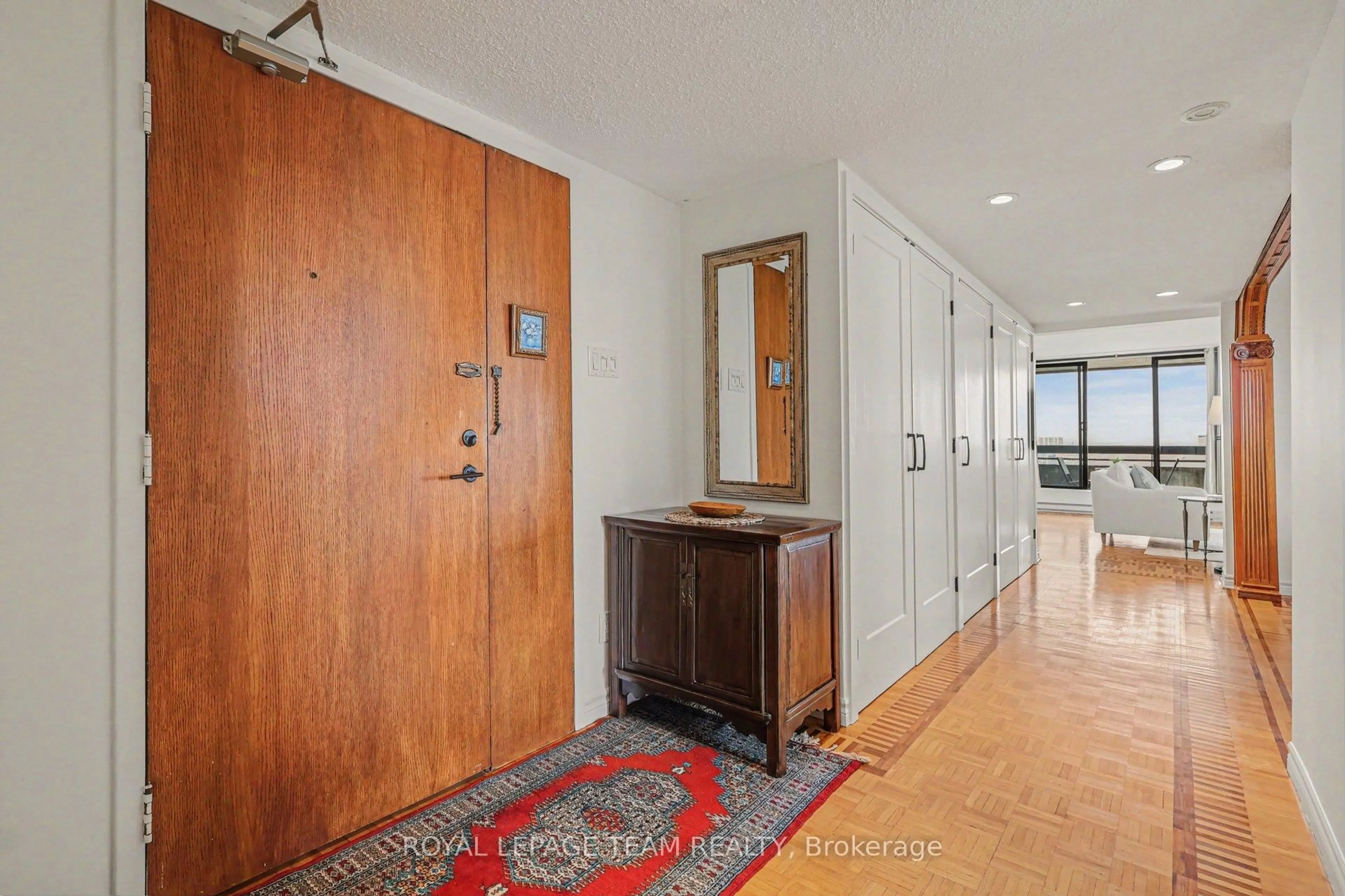 Indoor entryway for 20 The Driveway #1701, Ottawa Ontario K2P 1C8