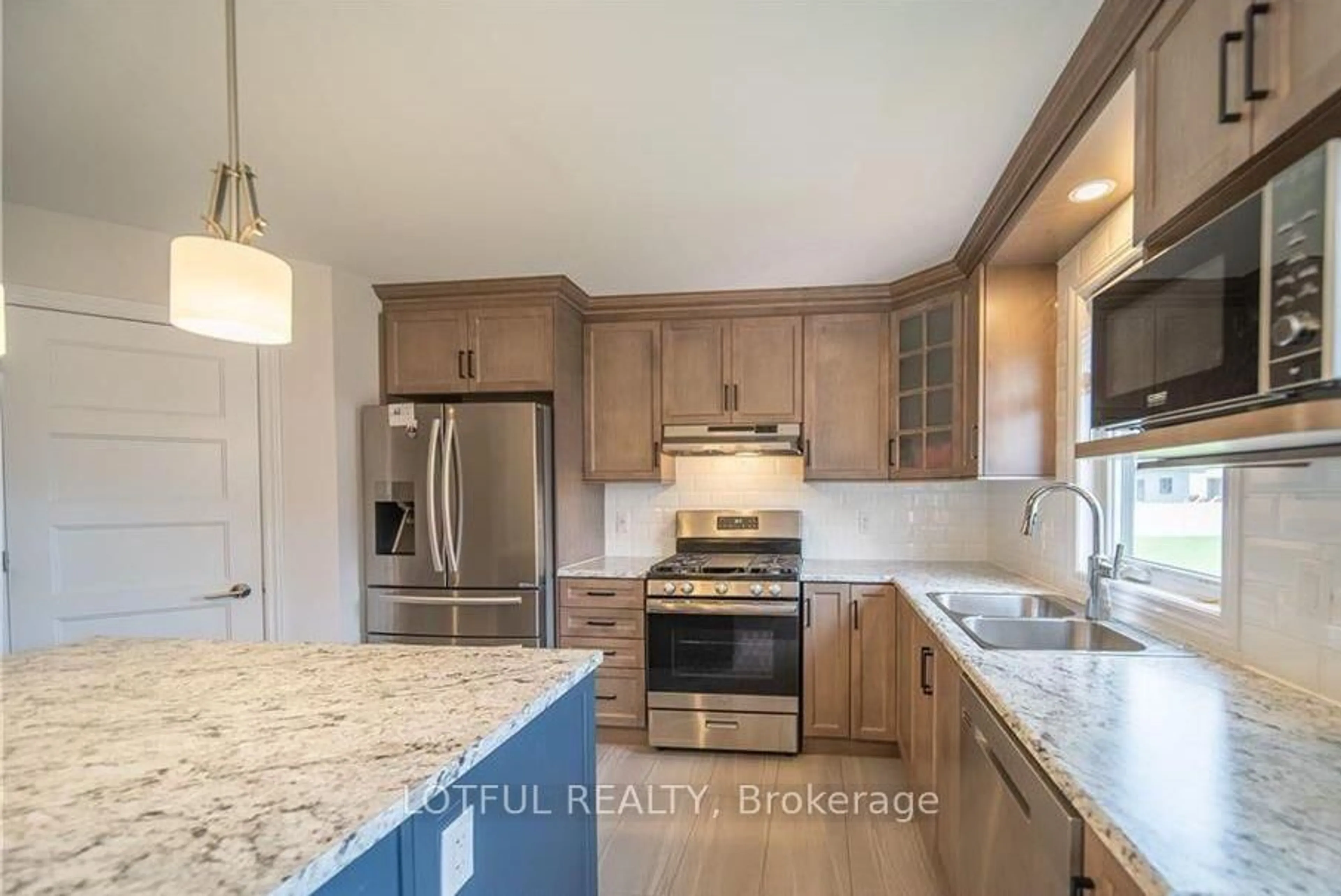 Open concept kitchen, unknown for 304 Belfort St, Russell Ontario K0A 1W0
