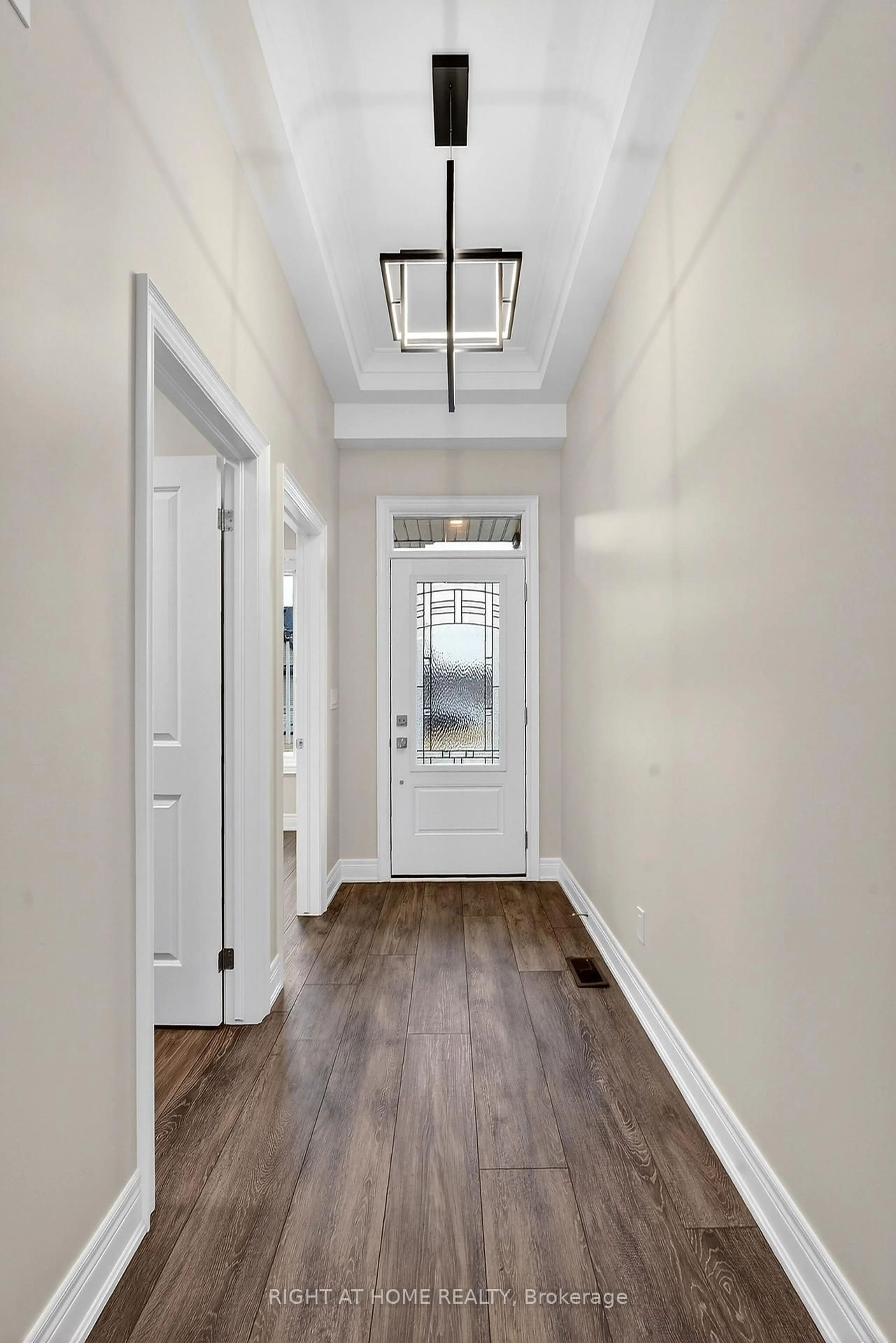 Indoor entryway for 91 Homestead Dr, Niagara-on-the-Lake Ontario L0S 1J0