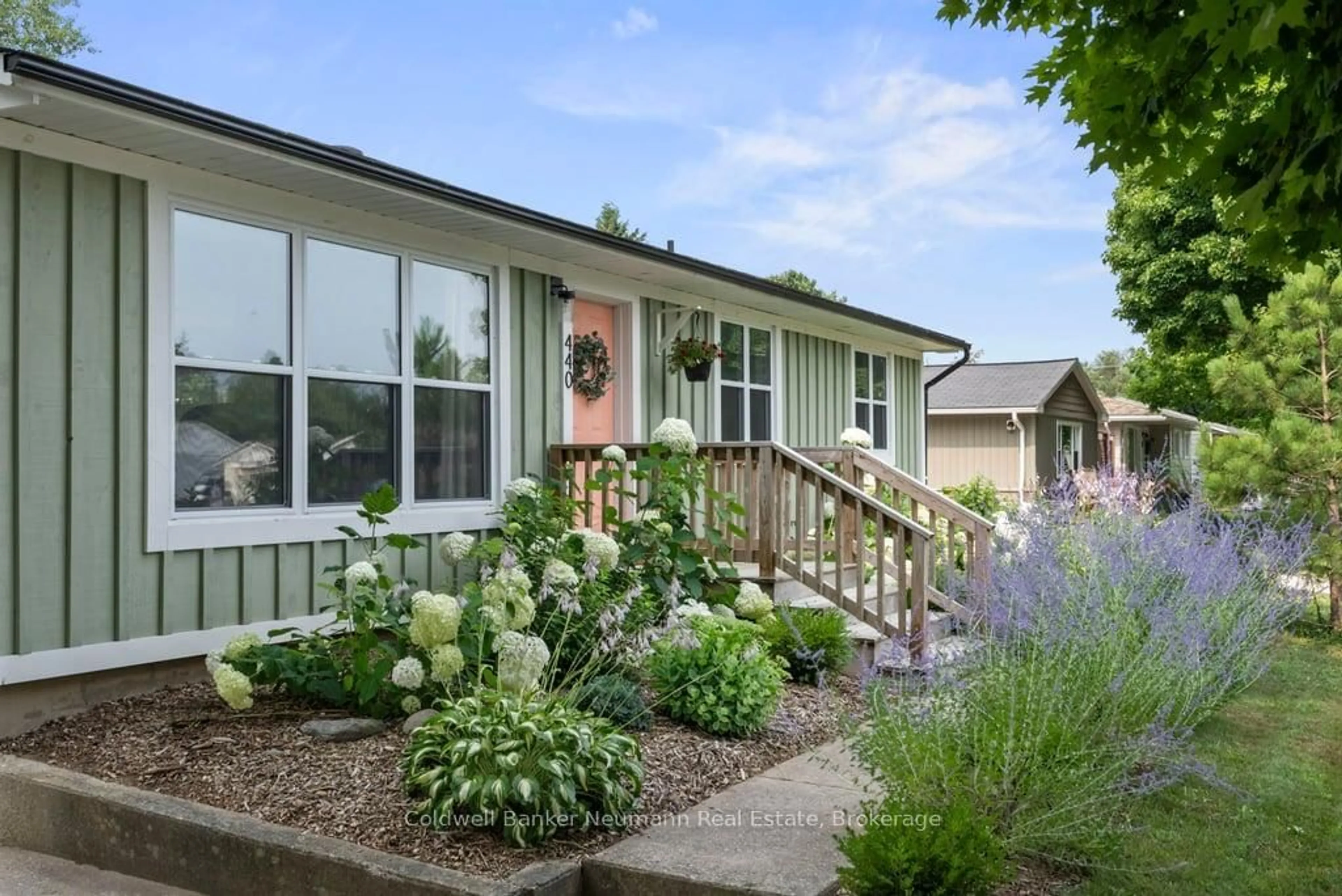 Home with vinyl exterior material, street for 440 Provincial St, Saugeen Shores Ontario N0H 2C1