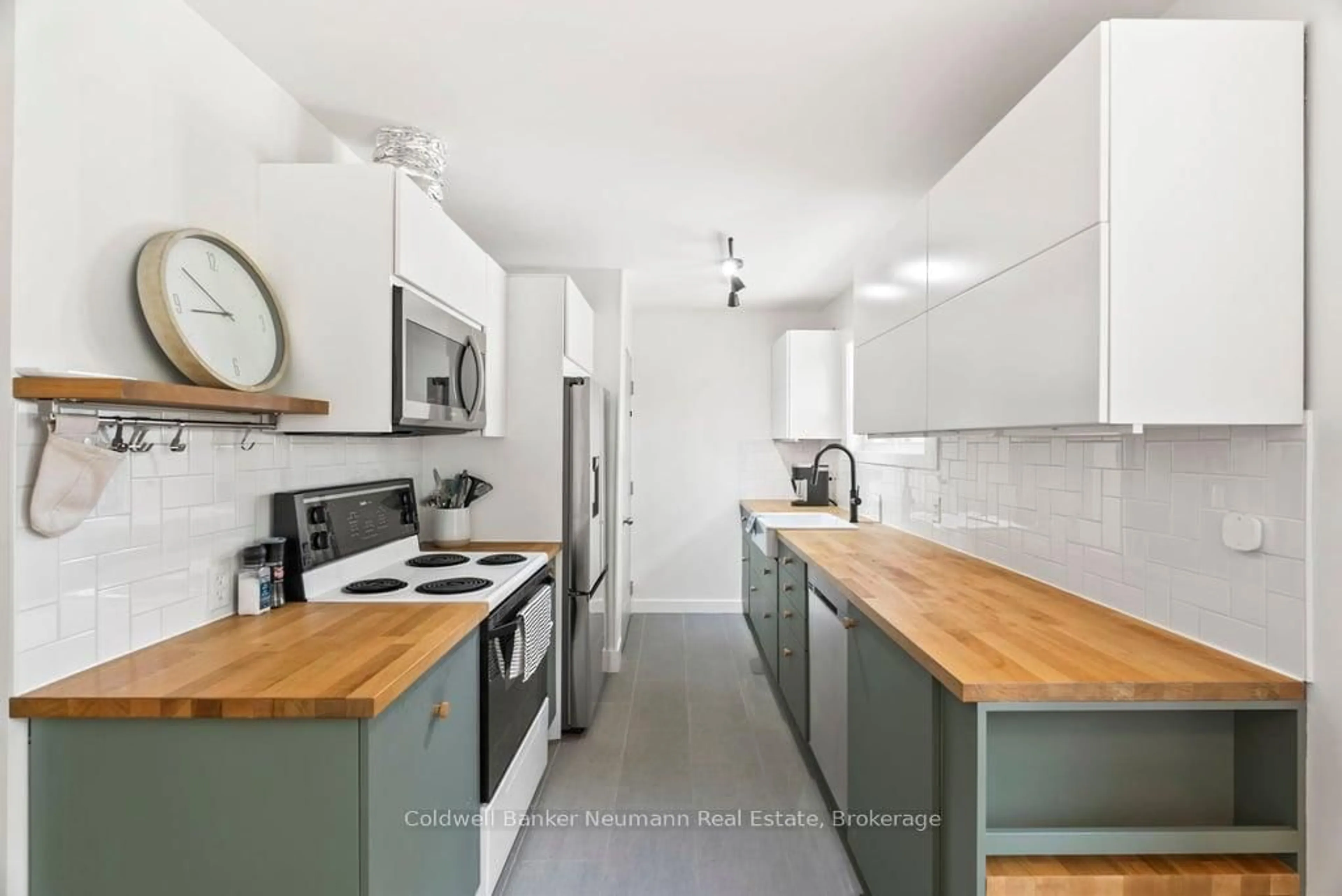 Open concept kitchen, unknown for 440 Provincial St, Saugeen Shores Ontario N0H 2C1