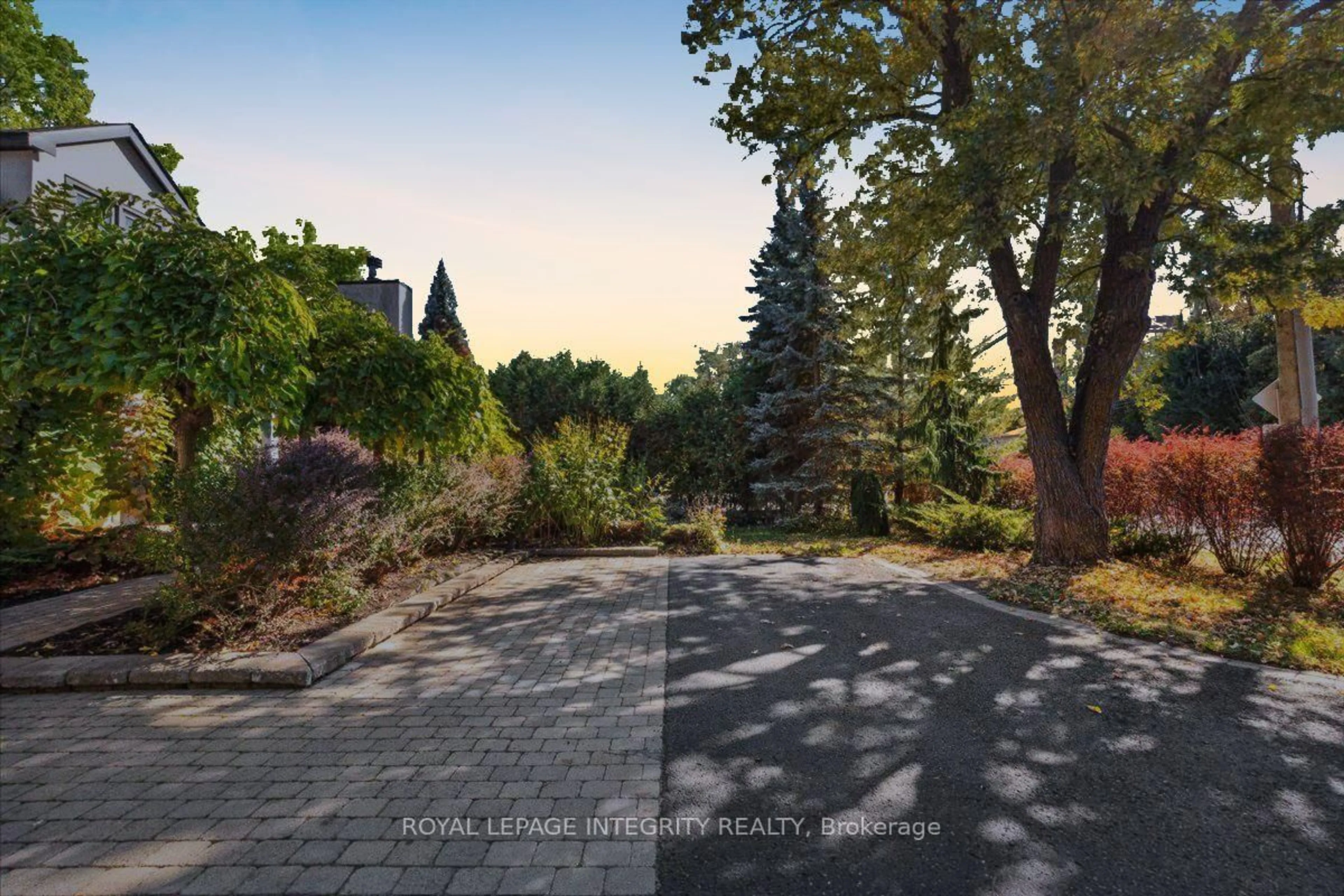 Patio, forest/trees view for 3565 Albion Rd, Ottawa Ontario K1T 1A2