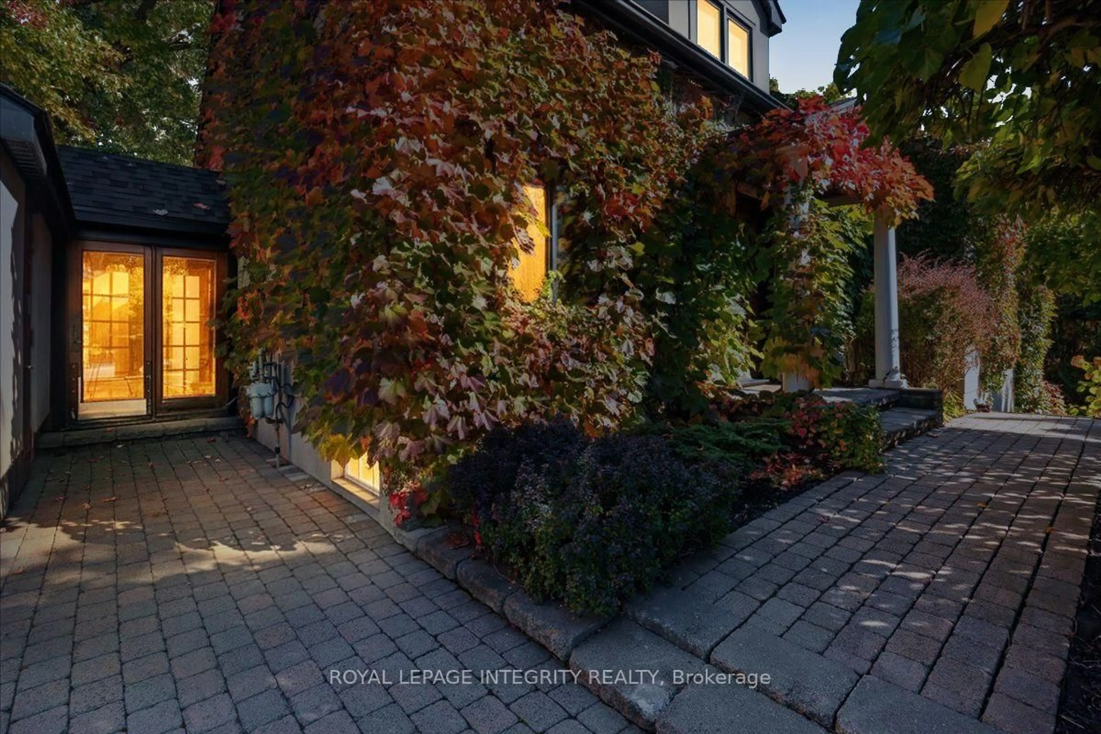 Patio, street for 3565 Albion Rd, Ottawa Ontario K1T 1A2