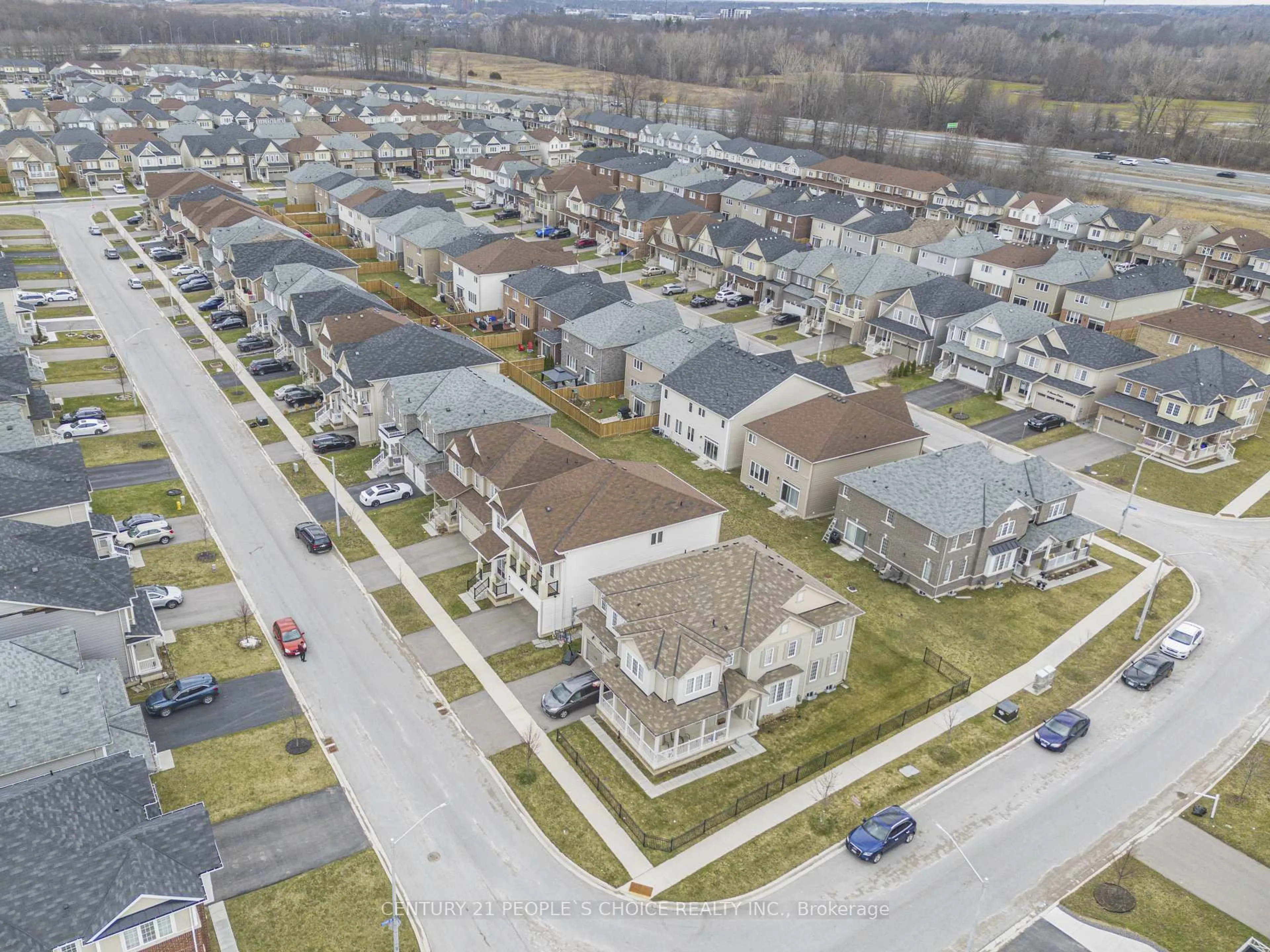 A pic from outside/outdoor area/front of a property/back of a property/a pic from drone, street for 3 Sara Dr, Thorold Ontario L3B 0G2