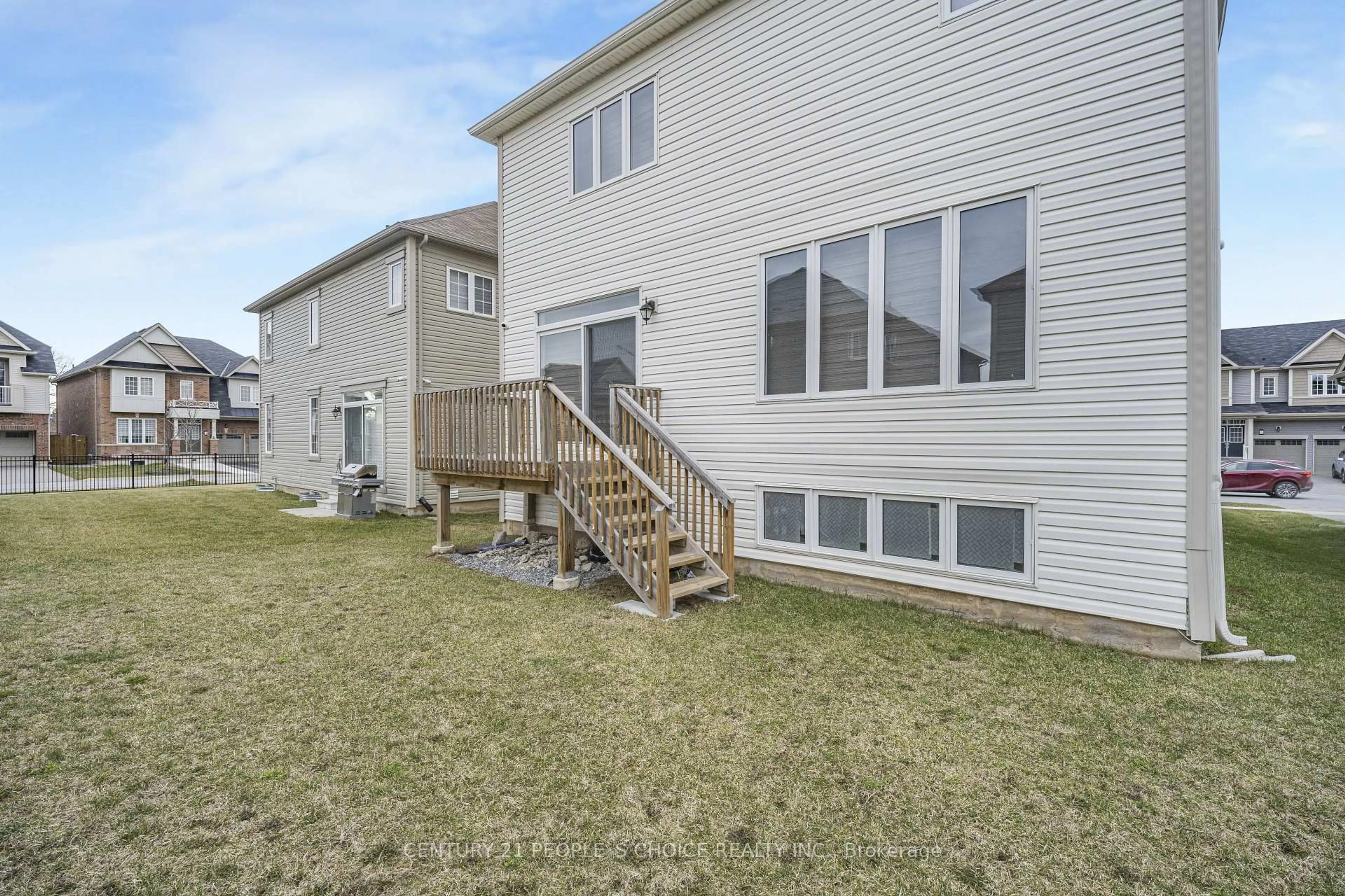 Patio, unknown for 3 Sara Dr, Thorold Ontario L3B 0G2