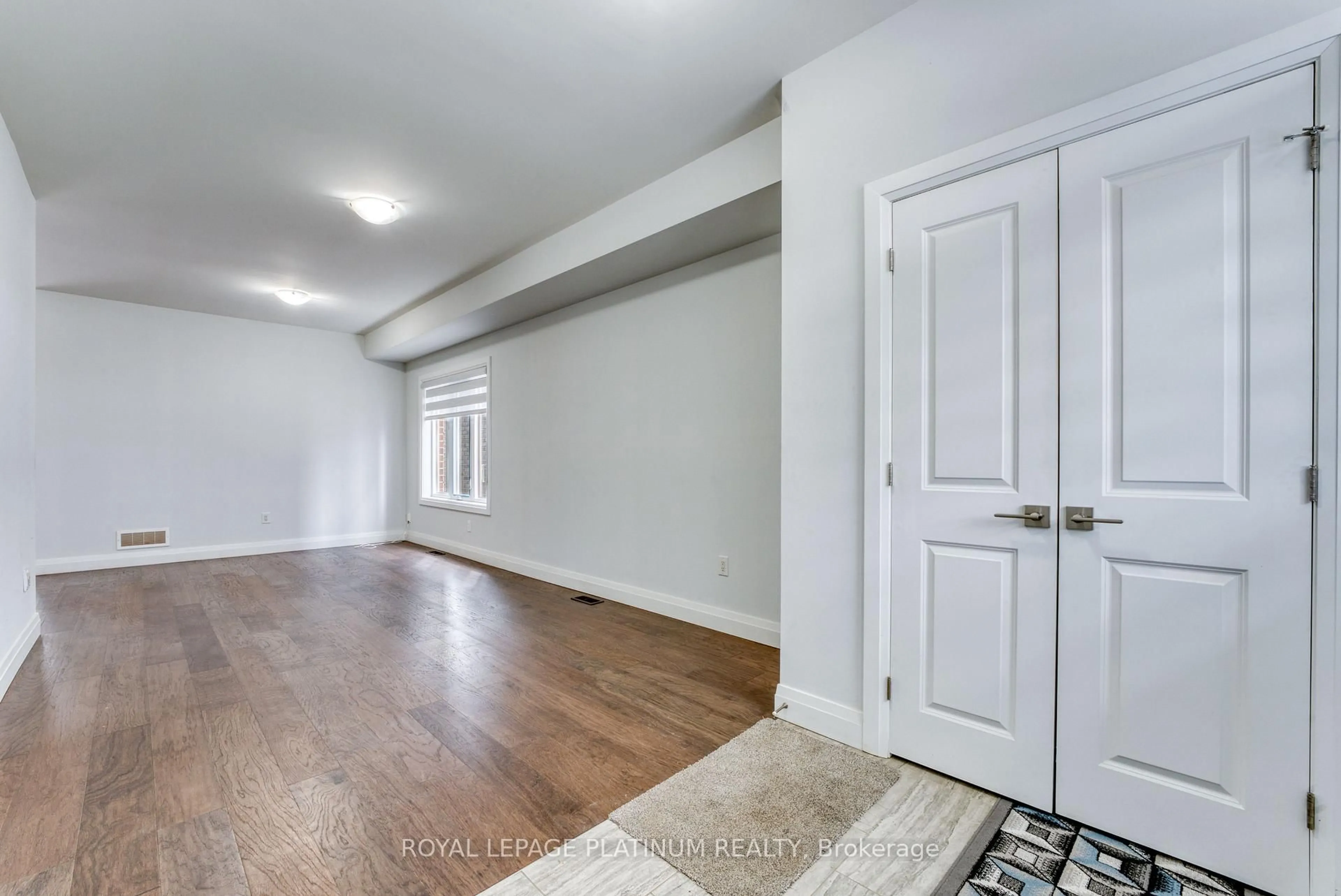 Indoor entryway for 4277 John Ross Crt, Windsor Ontario N8W 0B5