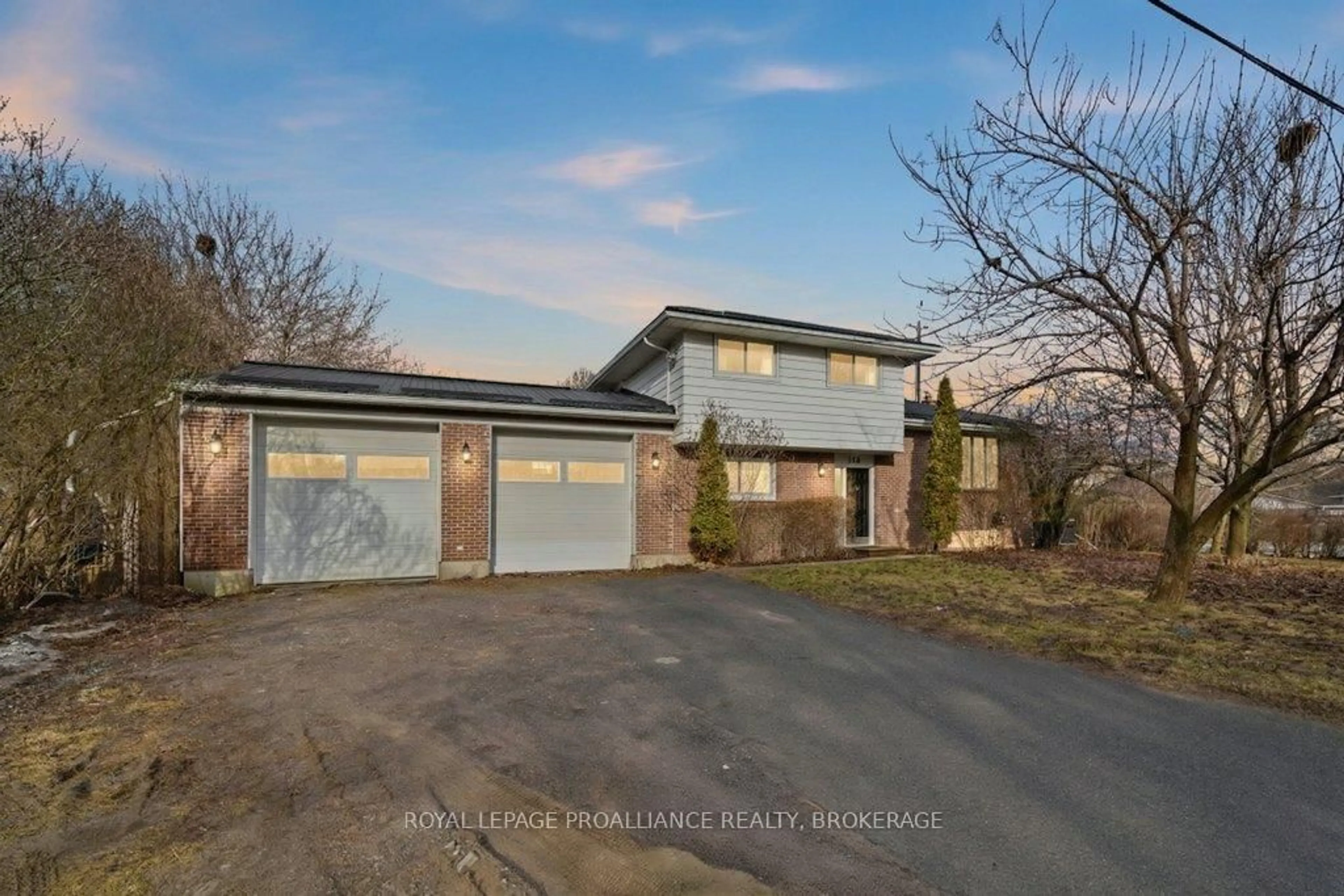 A pic from outside/outdoor area/front of a property/back of a property/a pic from drone, street for 146 Wilson St, Kingston Ontario K7K 5A1