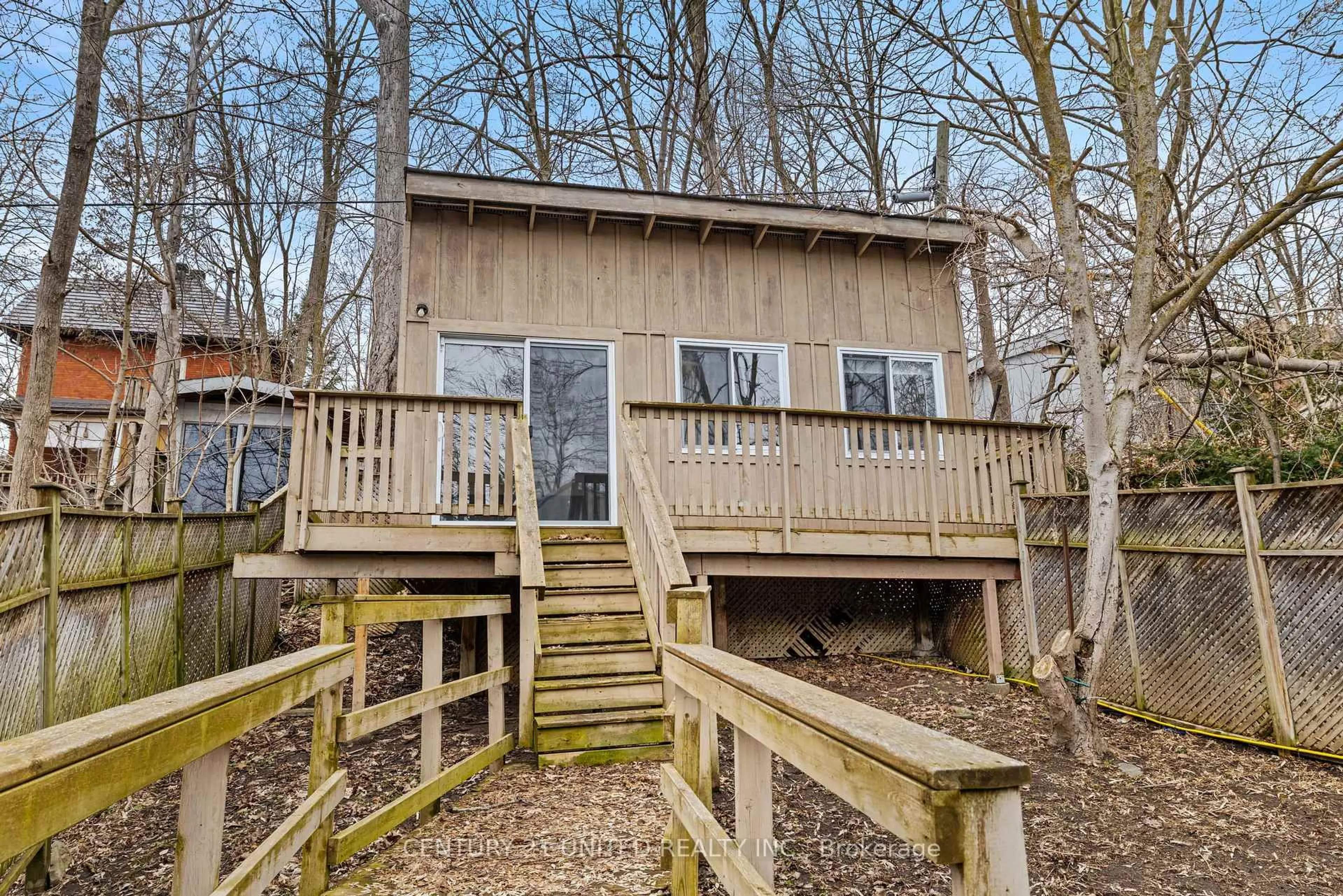 Unknown for 575 Bethune St, Peterborough Ontario K9H 3Z7