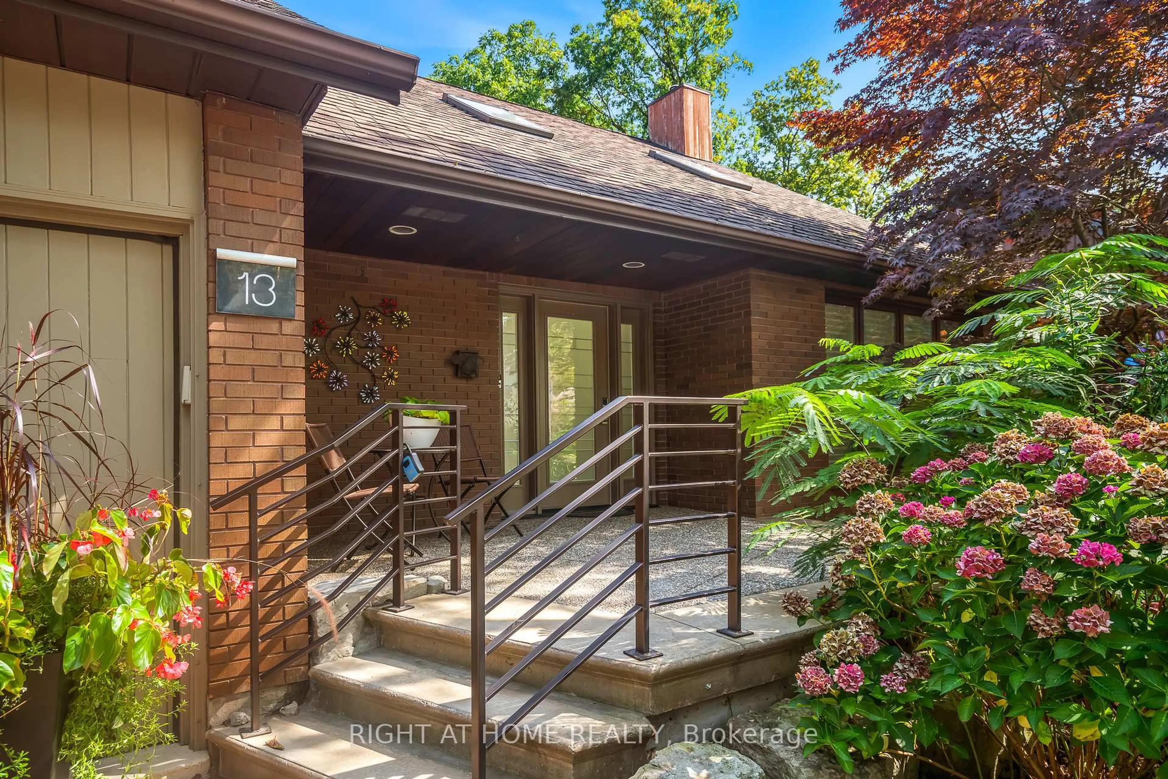 Unknown for 13 Oak Dr, Niagara-on-the-Lake Ontario L0S 1J0