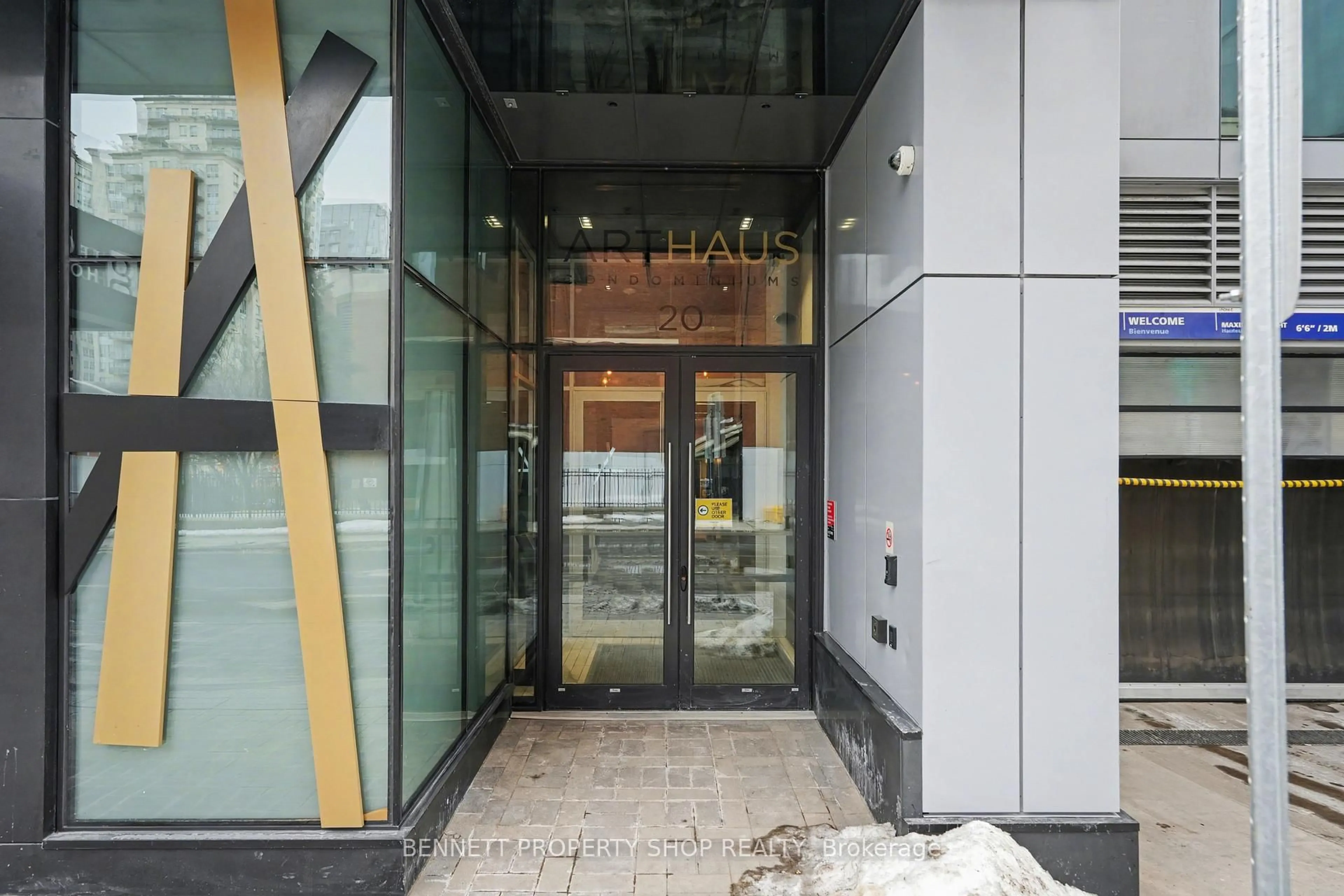 Indoor foyer for 20 Daly Ave #1505, Ottawa Ontario K1N 0C6