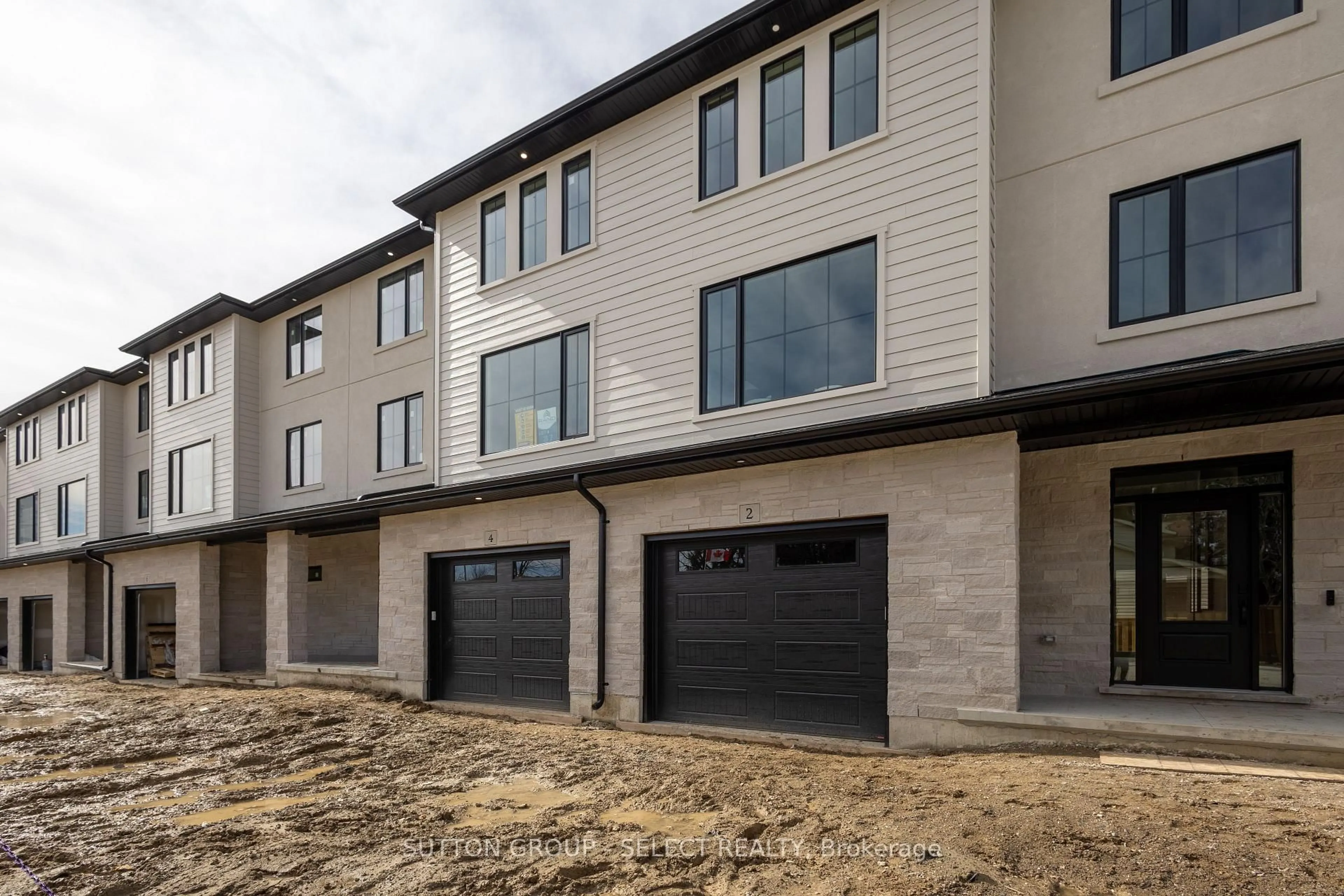 Home with brick exterior material, unknown for 233 Upper Queen St #4, Thames Centre Ontario N0M 2P0