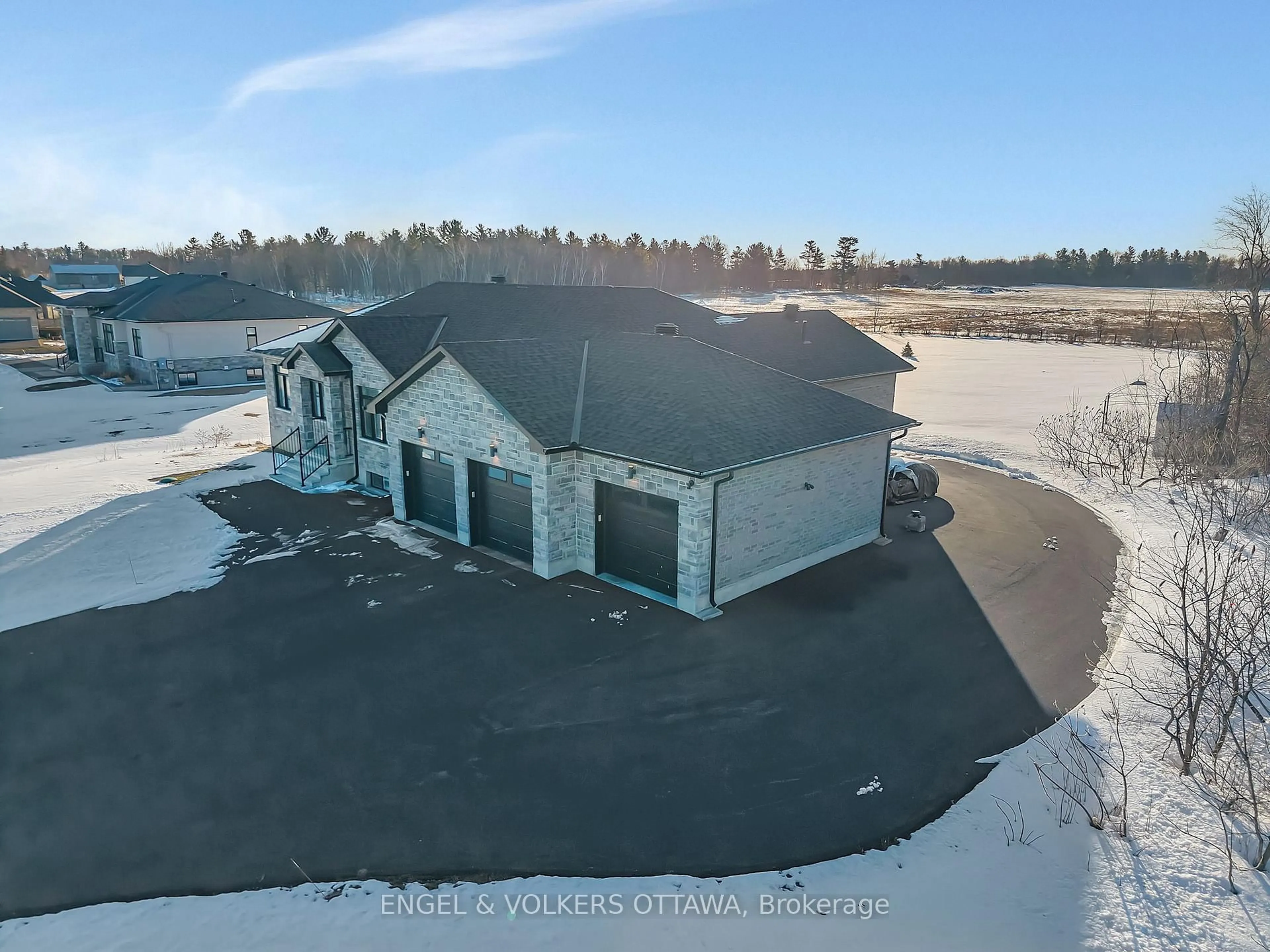 A pic from outside/outdoor area/front of a property/back of a property/a pic from drone, unknown for 19 Synergy Way, Ottawa Ontario K2W 0K3