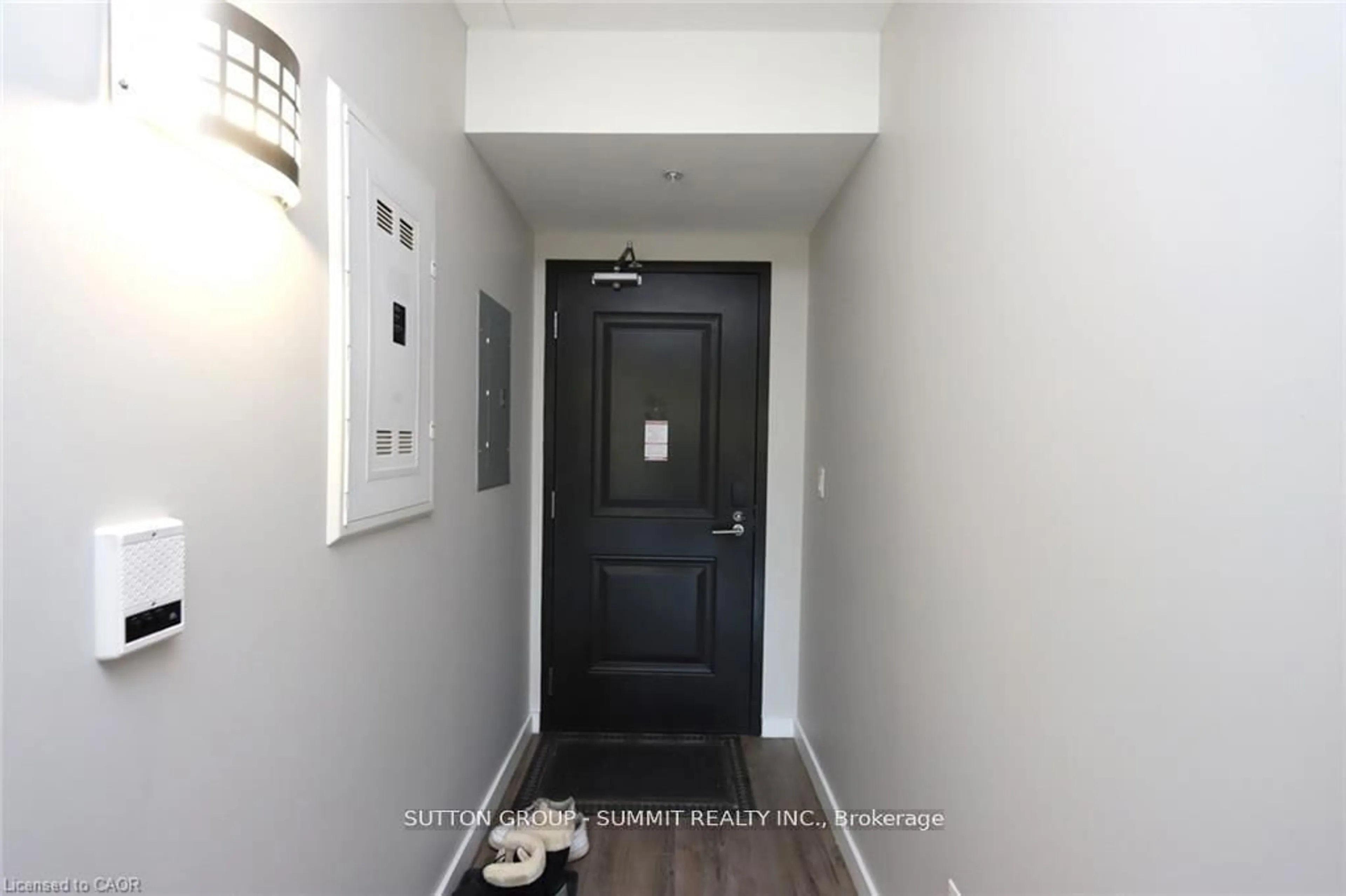 Indoor entryway for 1291 Gordon St #216, Guelph Ontario N1L 0M5
