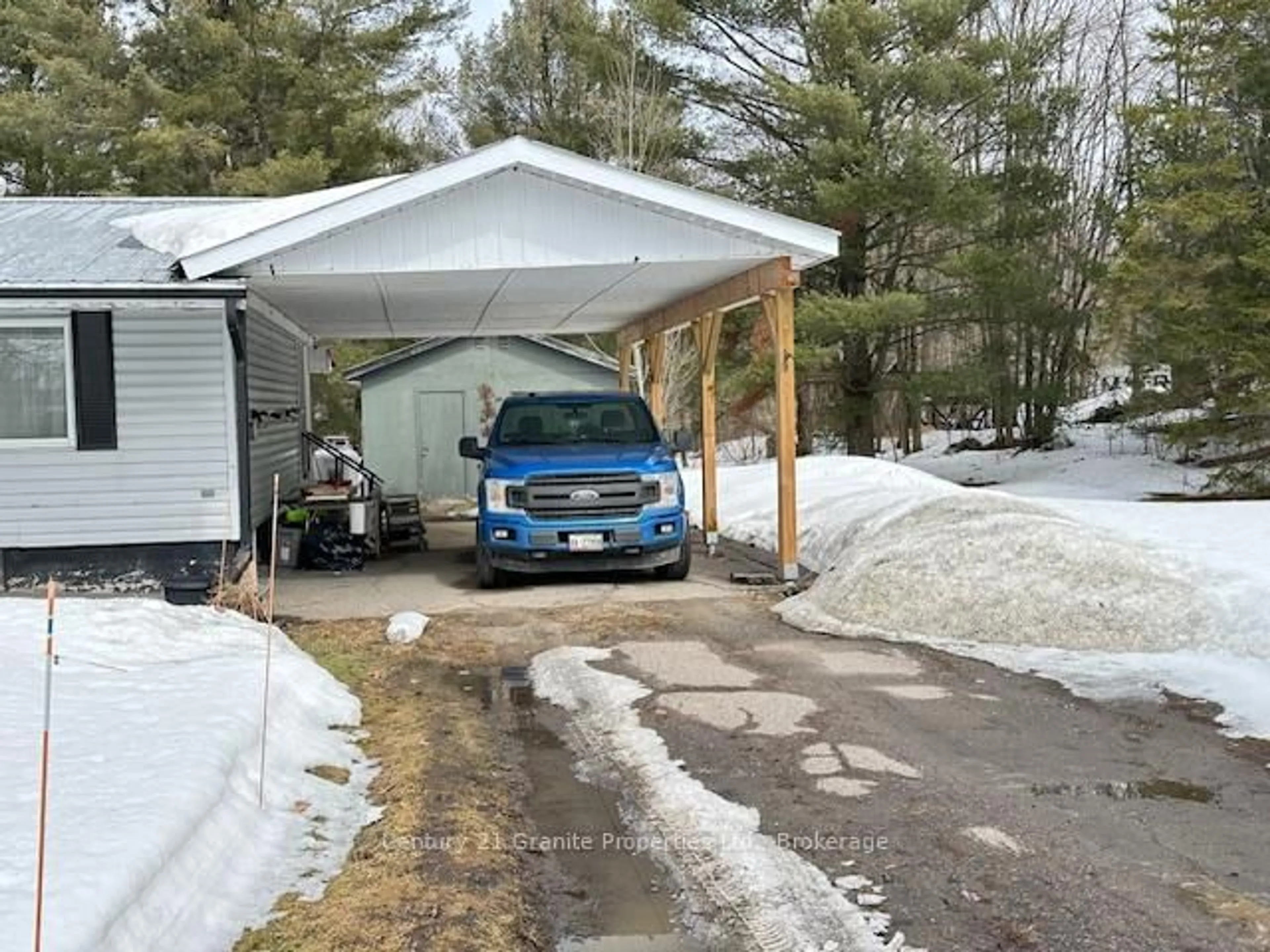 Indoor garage for 2 Jacklin Cres, Seguin Ontario P2A 2W8