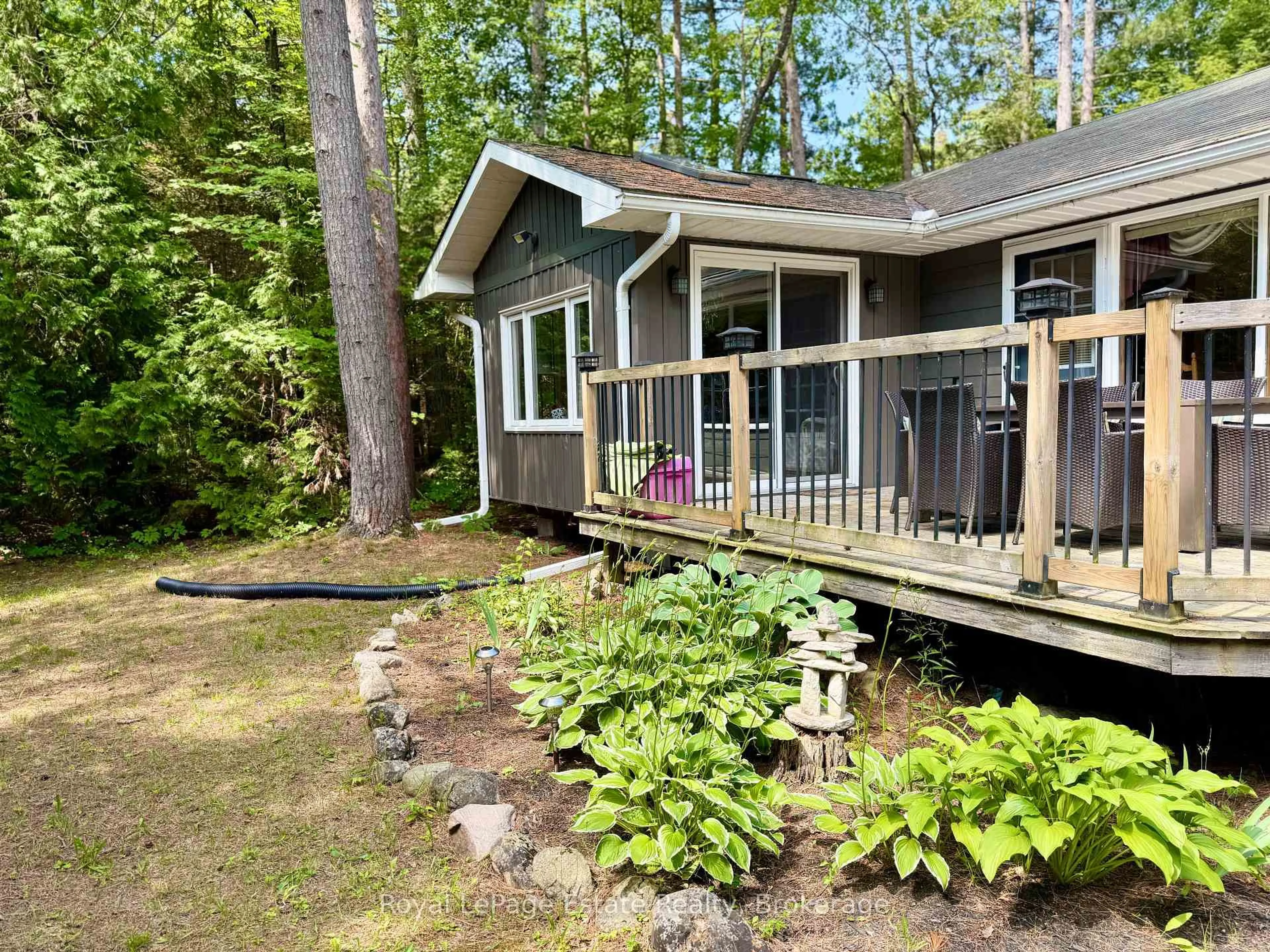 Patio, water/lake/river/ocean view for 234 Ogimah Rd, Native Leased Lands Ontario N0H 2G0