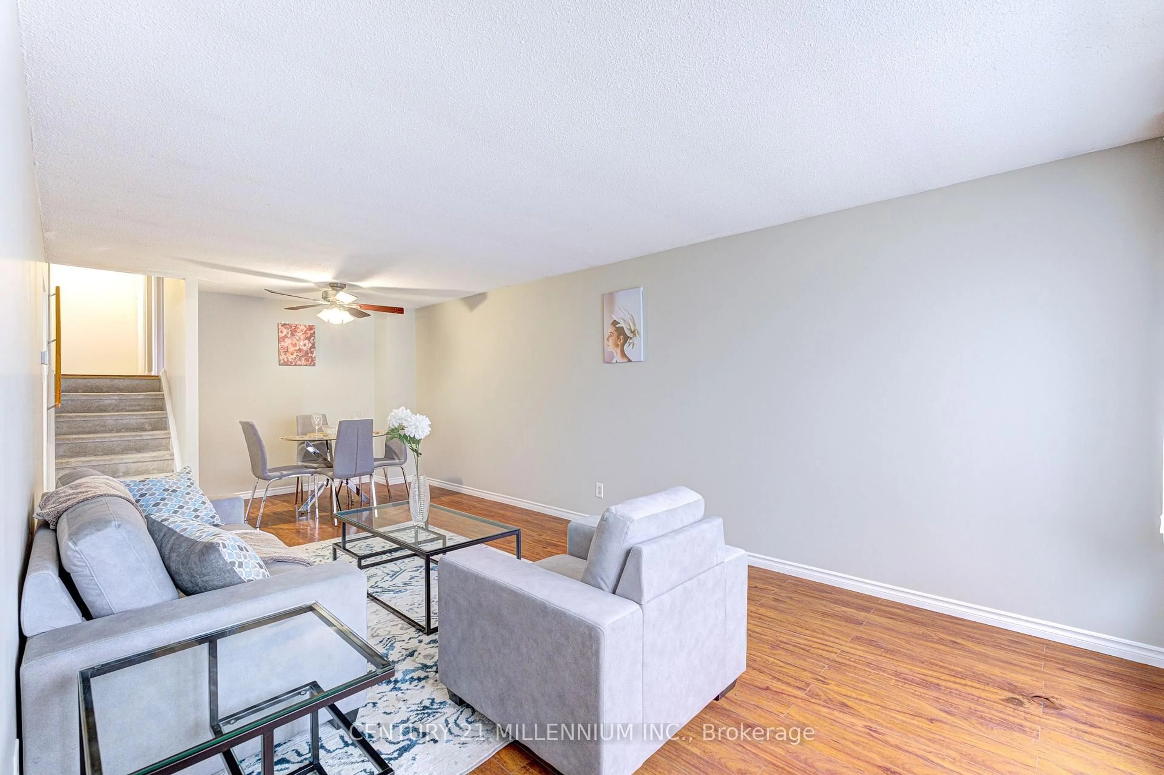 Living room with furniture, unknown for 15 Northview Heights Dr, Cambridge Ontario N1R 6Z9