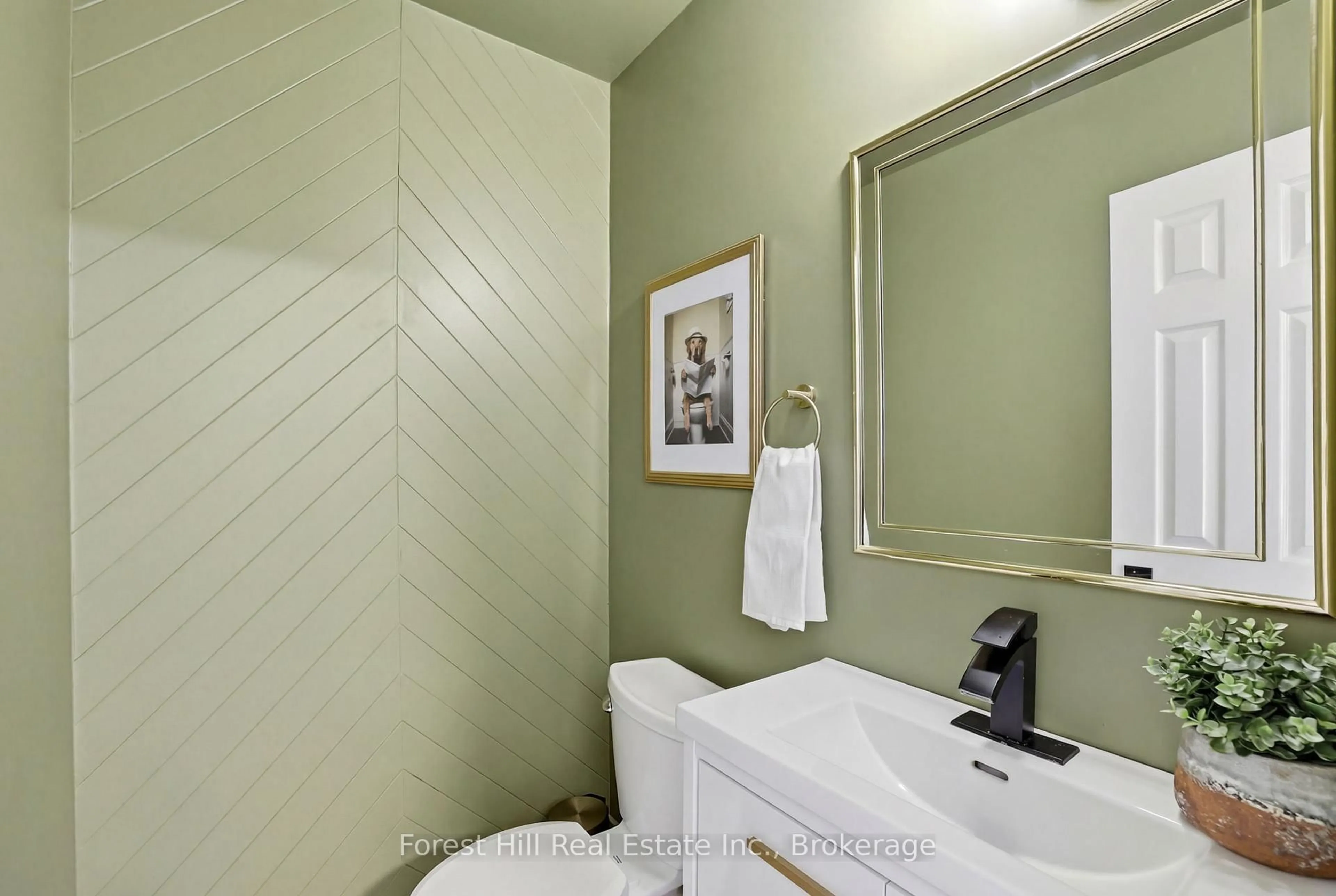 Standard bathroom, ceramic/tile floor for 56 Victoria St #21, Blue Mountains Ontario N0H 2P0