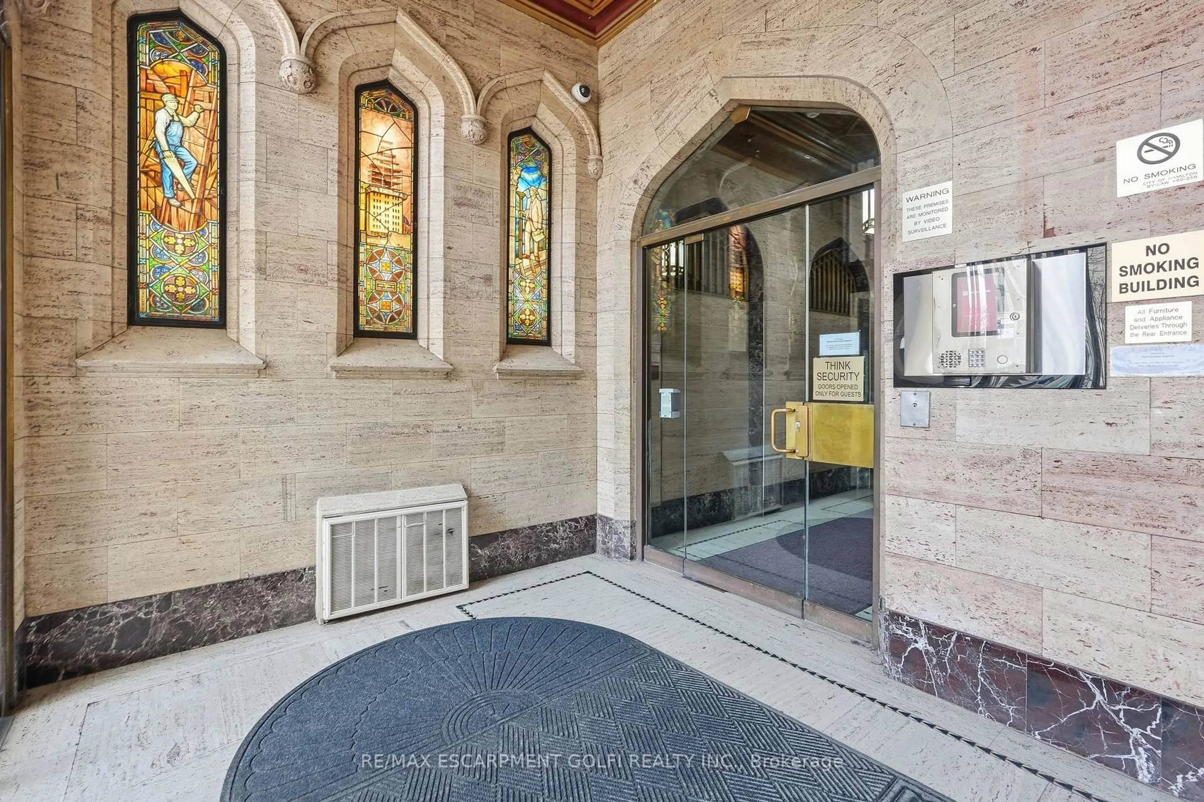 Indoor foyer for 36 James St #902, Hamilton Ontario L8P 4W4