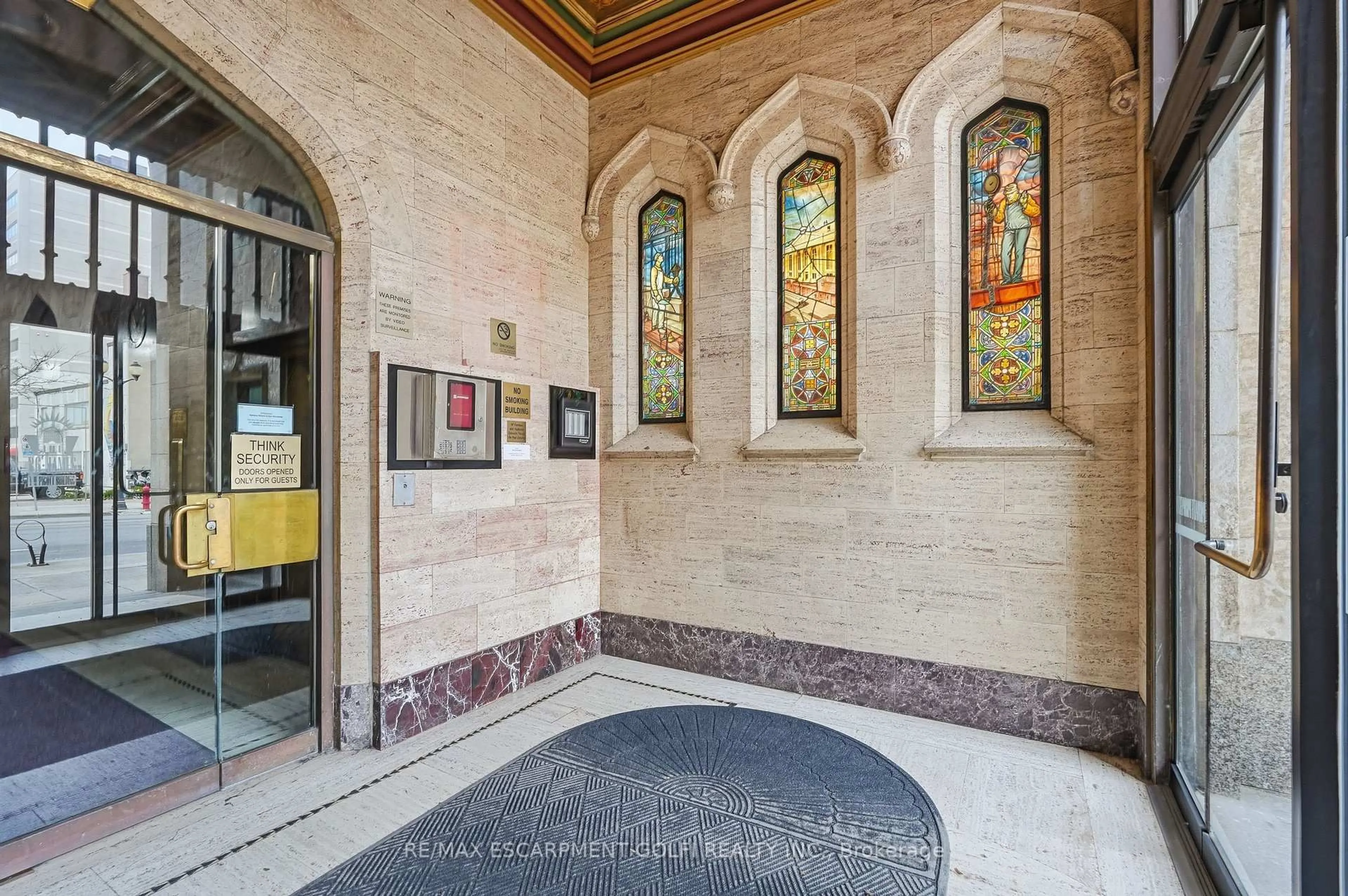 Indoor foyer for 36 James St #902, Hamilton Ontario L8P 4W4