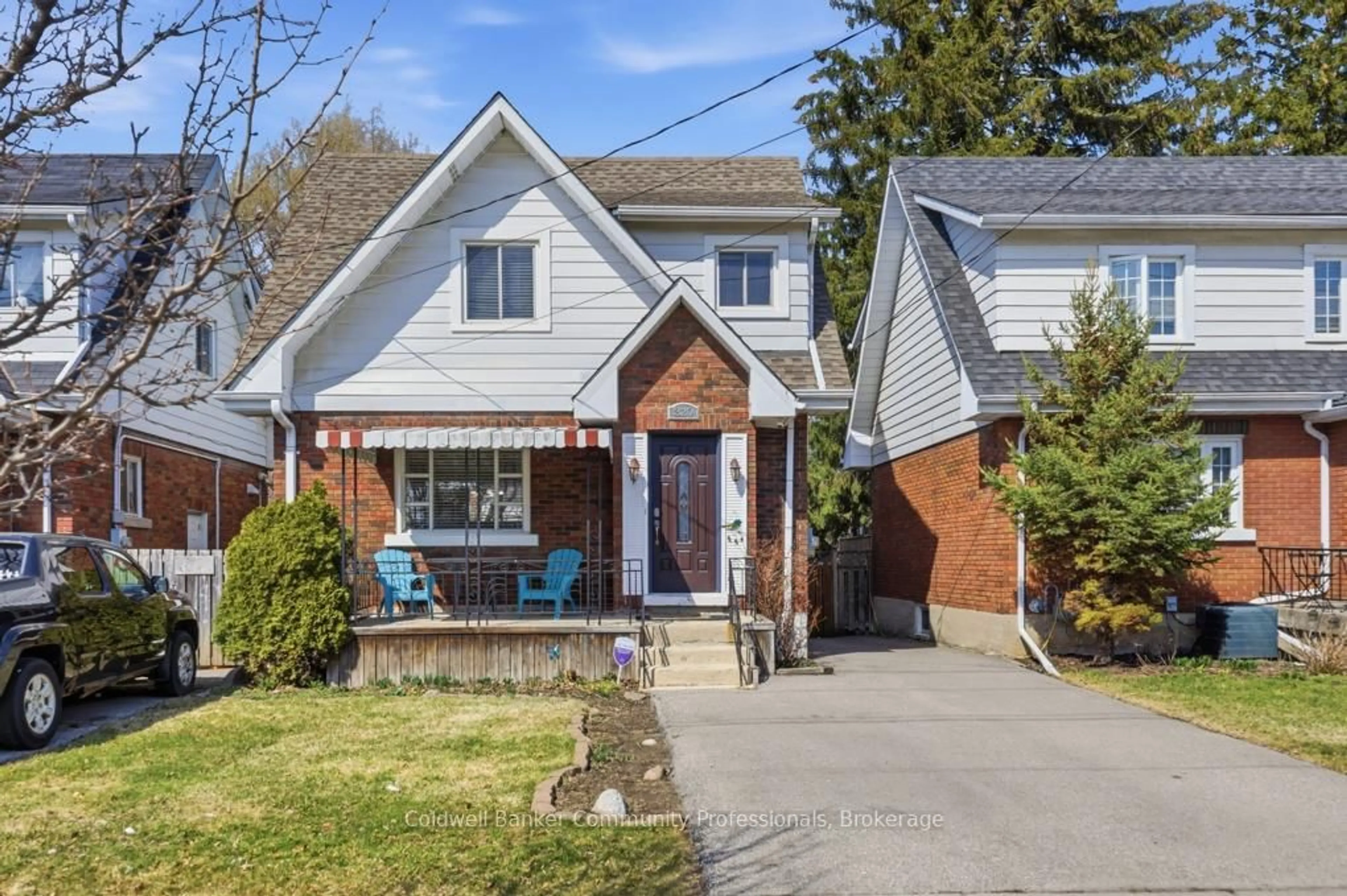 Home with brick exterior material, street for 320 Darling St, Brantford Ontario N3S 3Y2