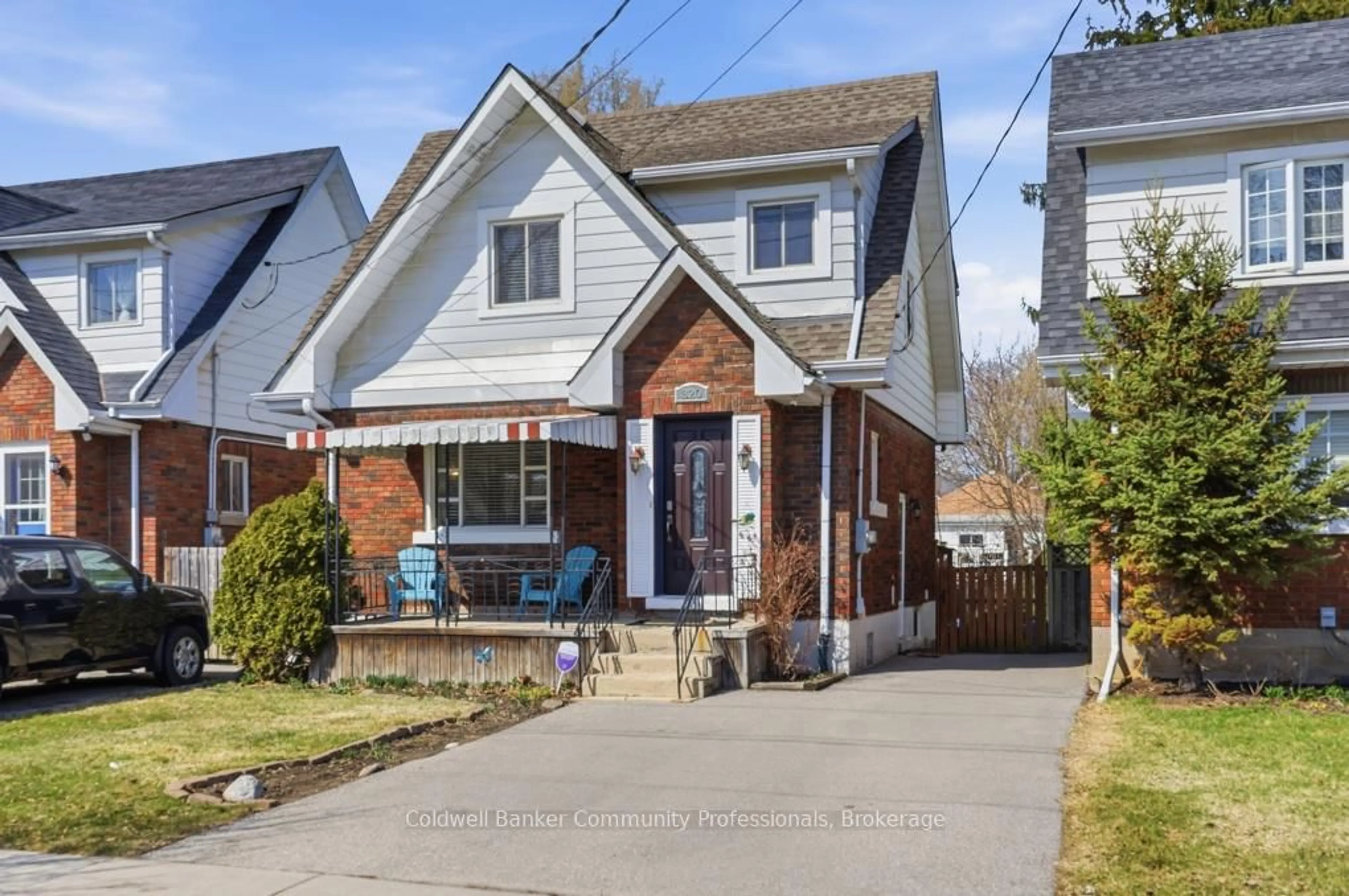 Home with brick exterior material, street for 320 Darling St, Brantford Ontario N3S 3Y2