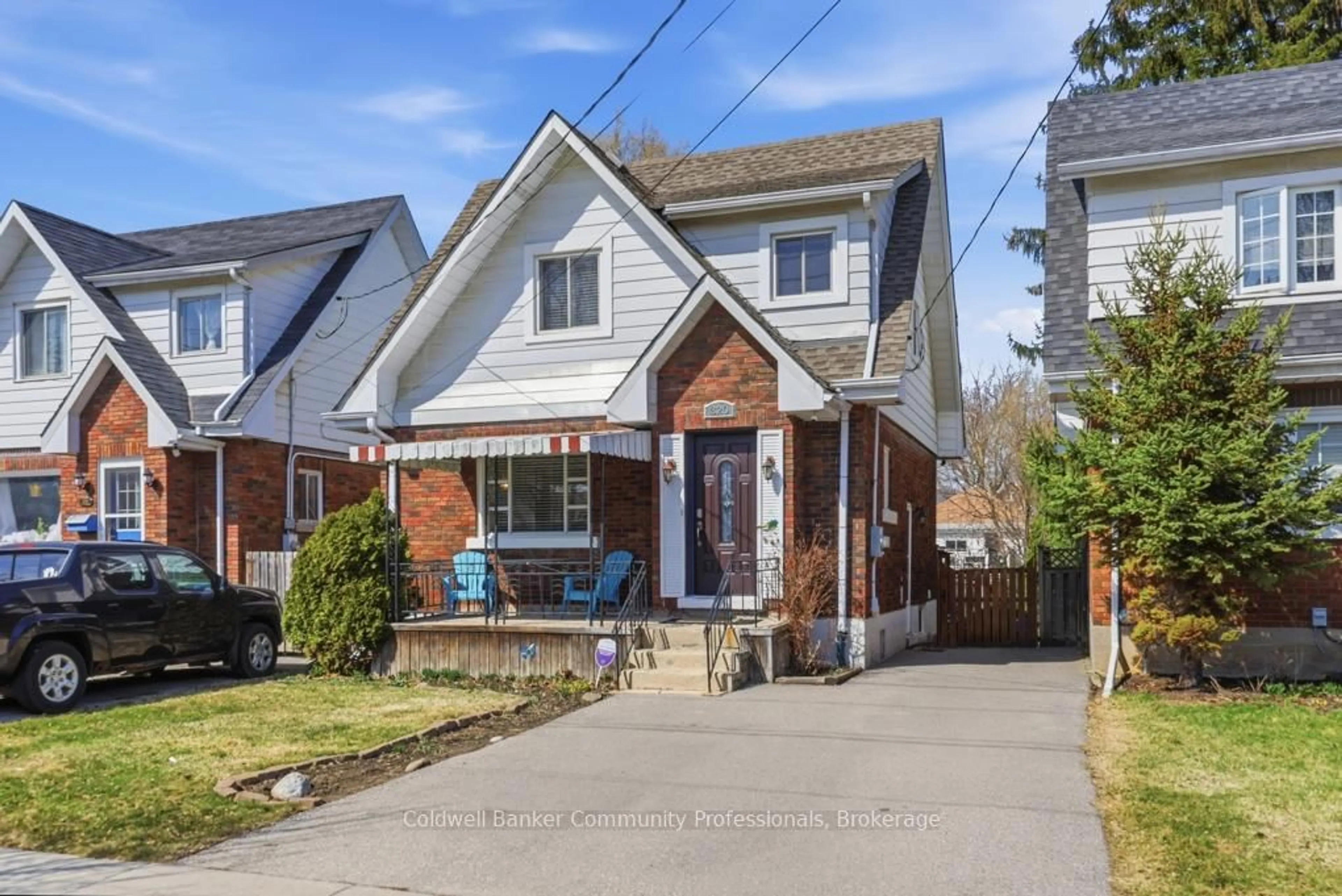 Home with brick exterior material, street for 320 Darling St, Brantford Ontario N3S 3Y2