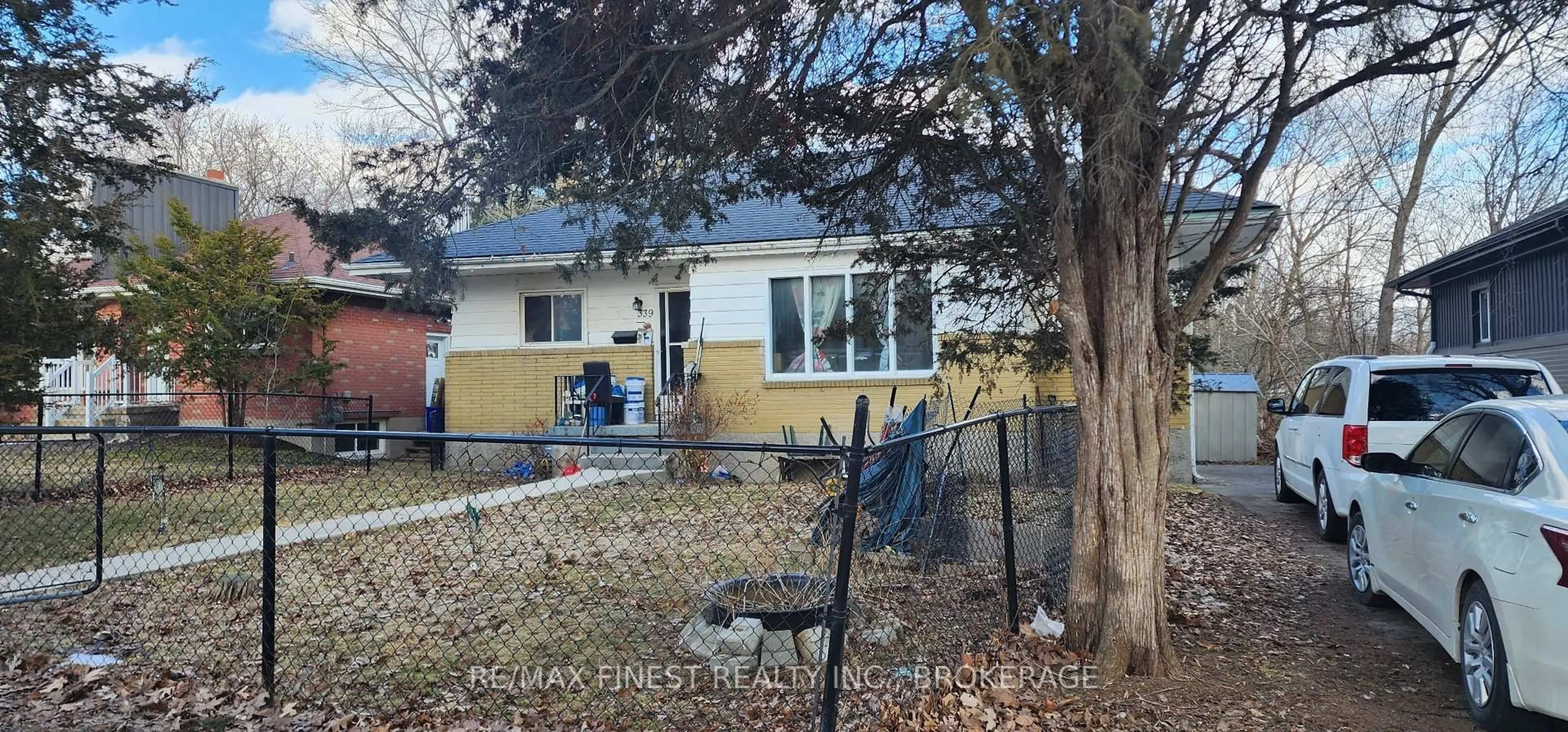 A pic from outside/outdoor area/front of a property/back of a property/a pic from drone, street for 339 Mowat Ave, Kingston Ontario K7M 1L2