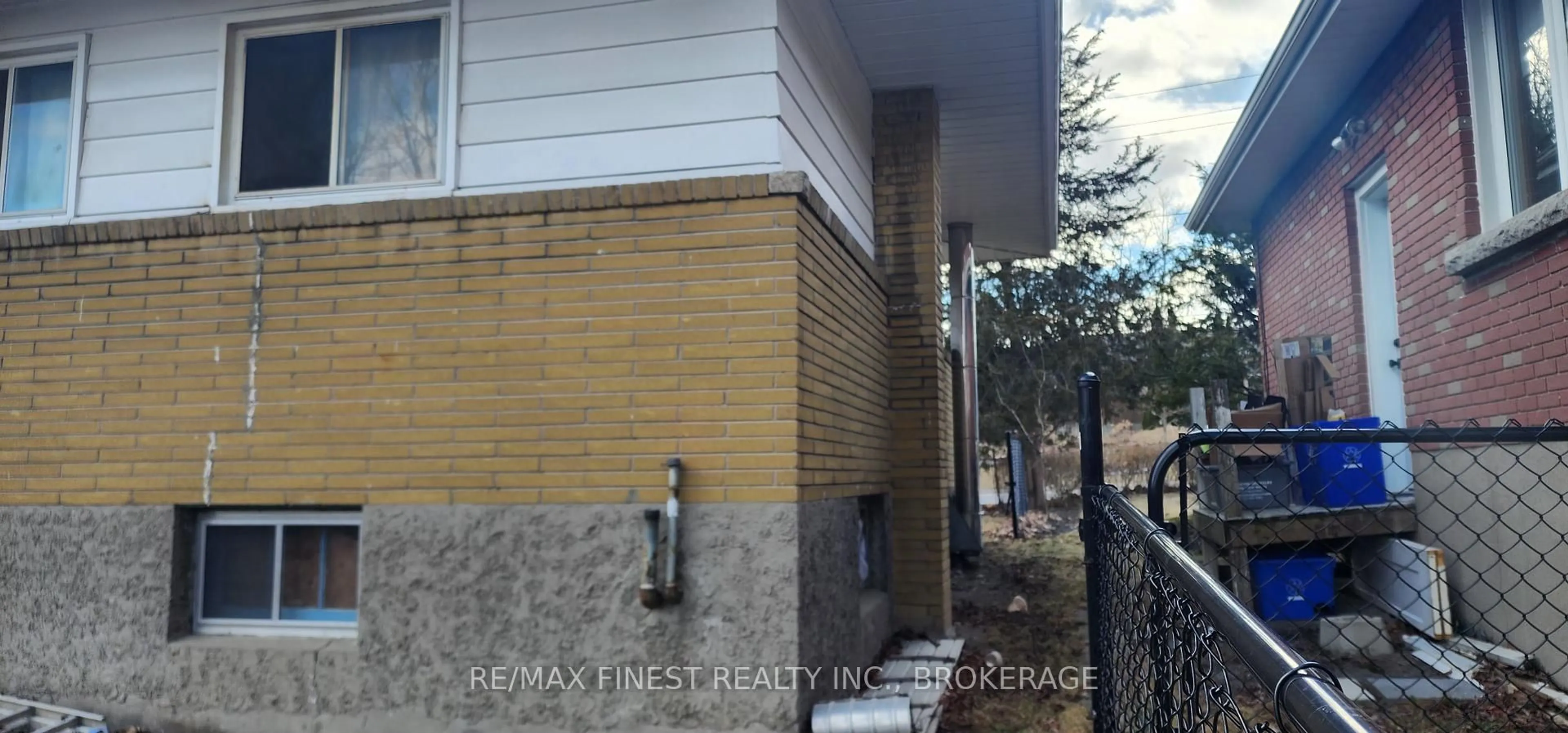 Home with brick exterior material, street for 339 Mowat Ave, Kingston Ontario K7M 1L2