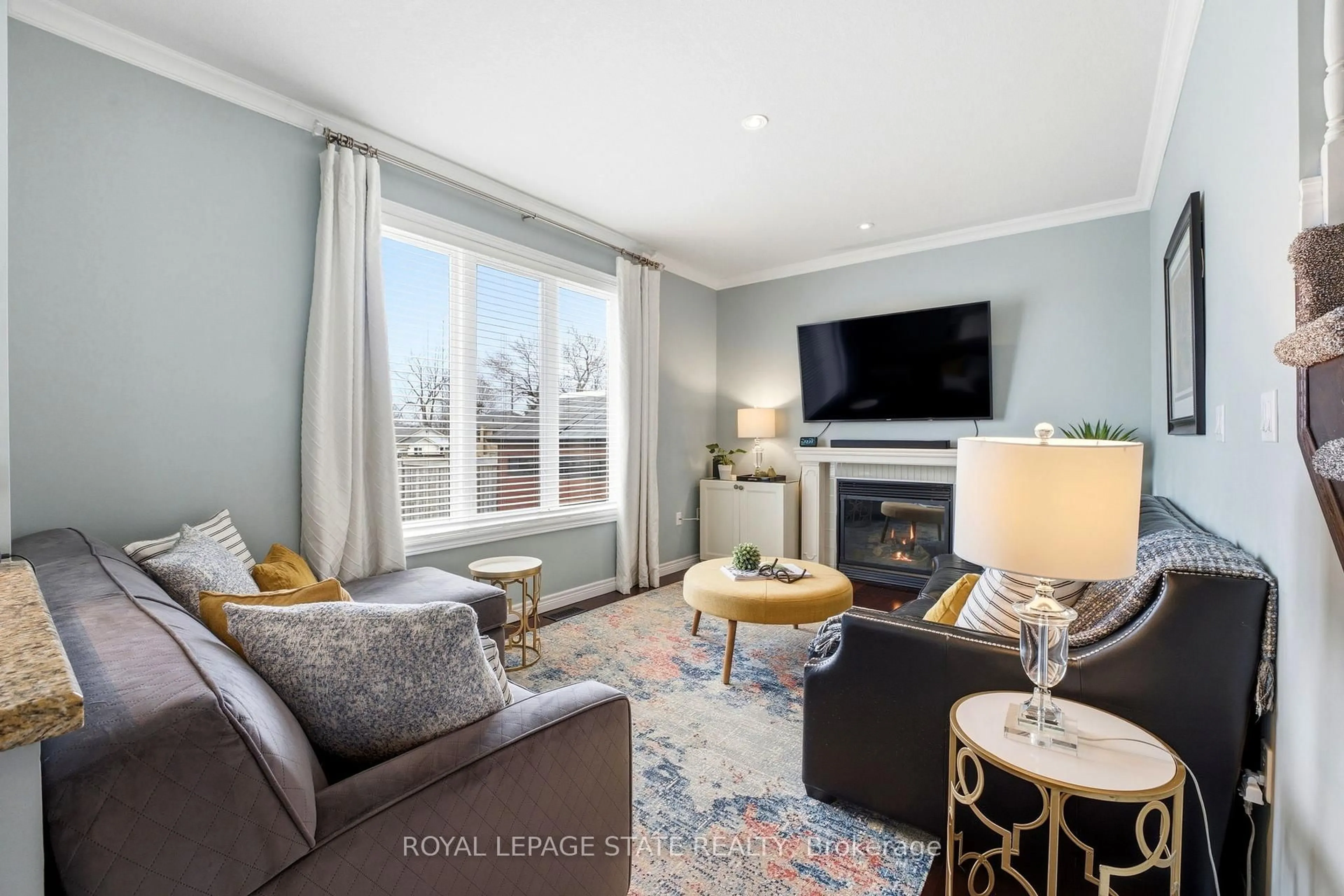 Living room with furniture, unknown for 23 Garinger Cres, Hamilton Ontario L0R 1C0