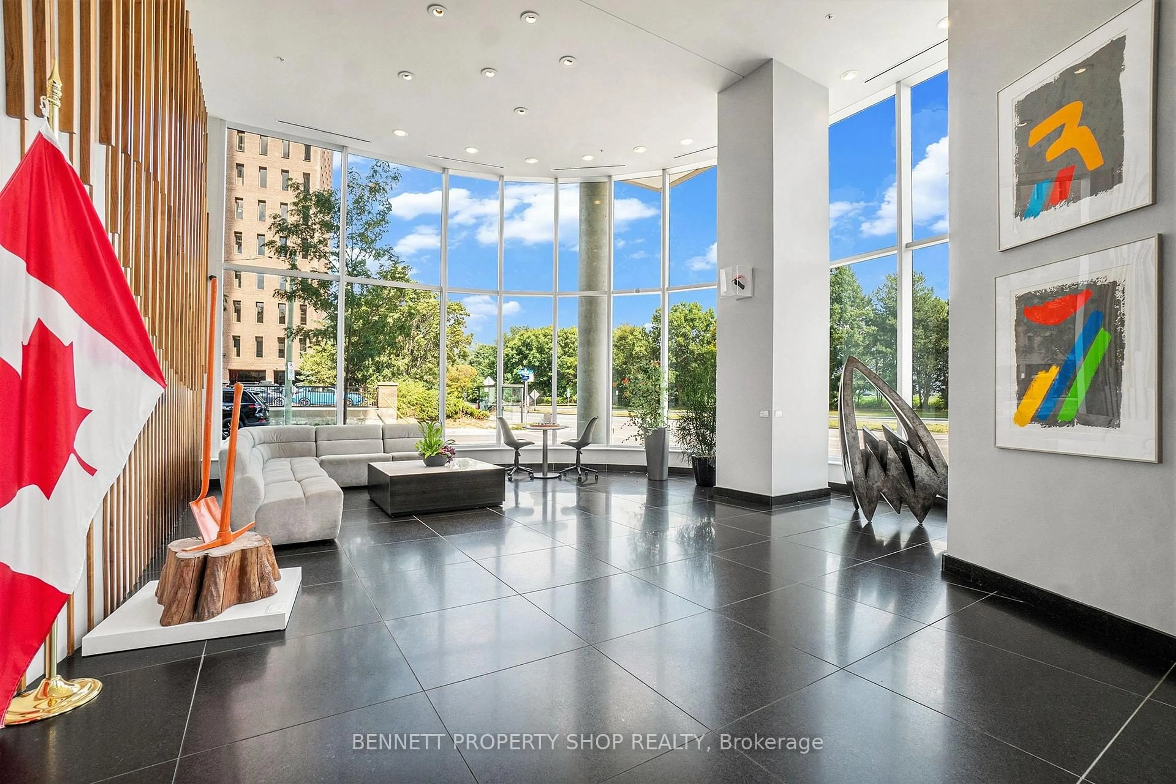 Unknown for 805 Carling Ave #504, Ottawa Ontario K1S 2E7