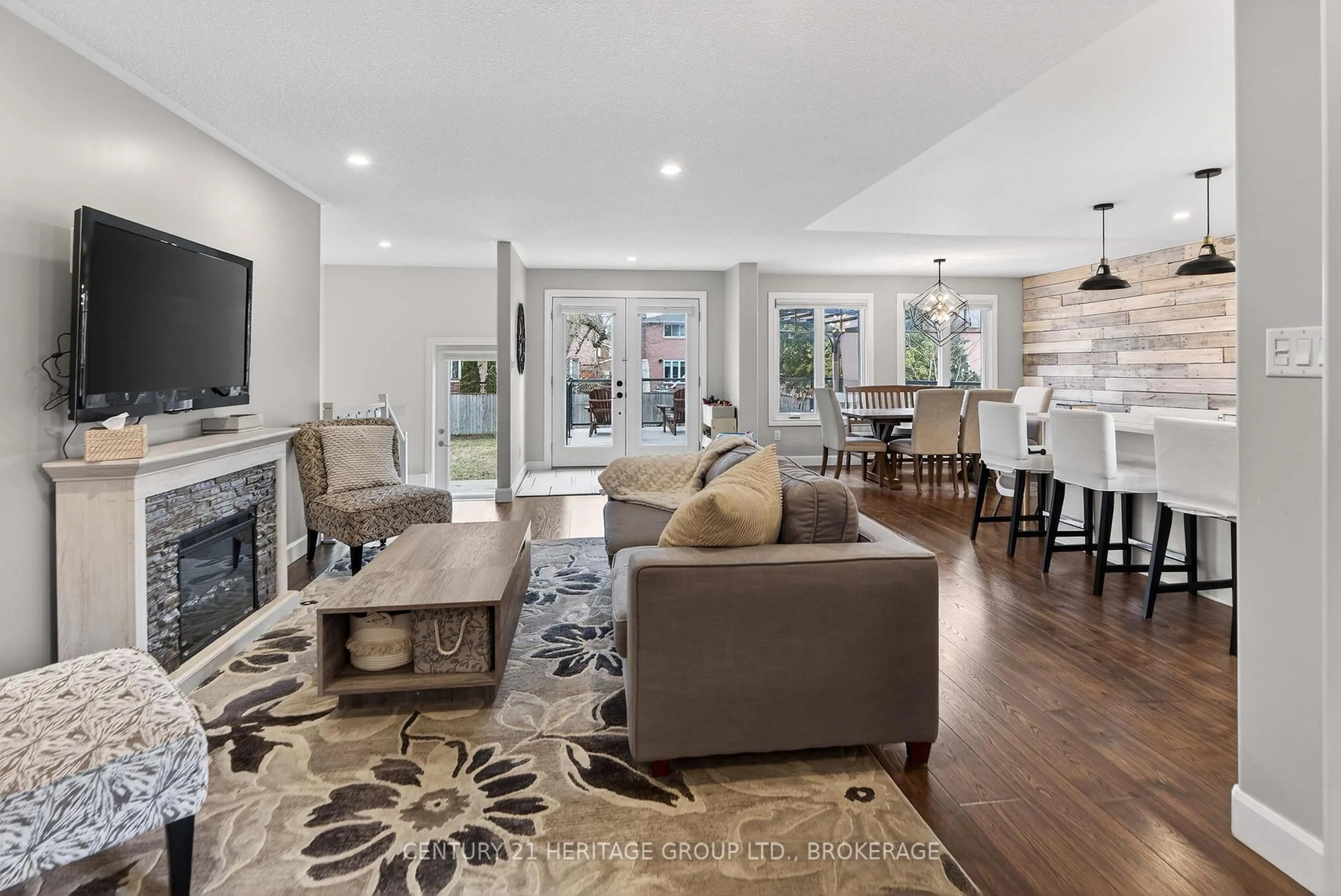 Living room with furniture, unknown for 981 Woodbine Rd, Kingston Ontario K7P 2X5