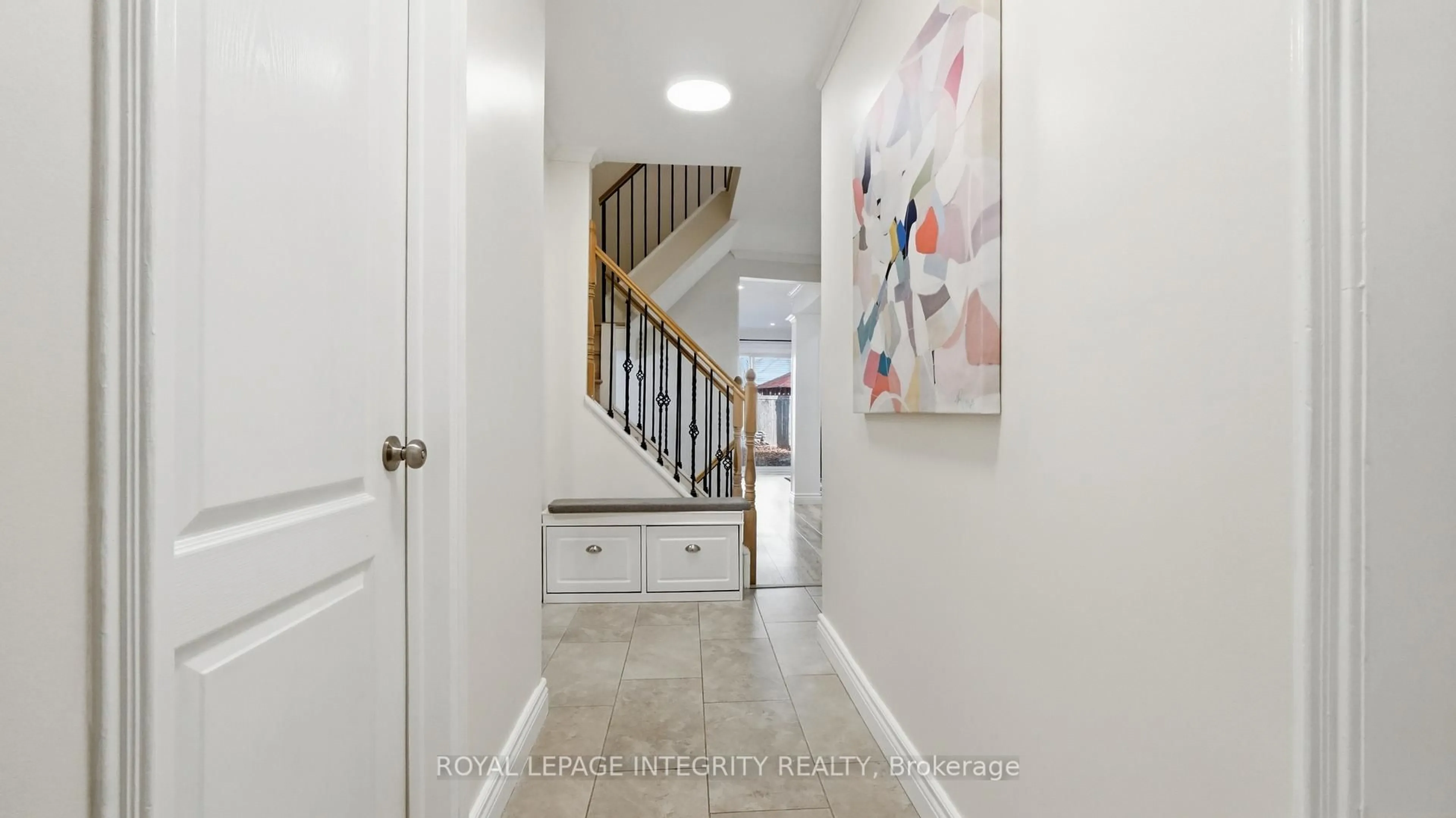Indoor entryway for 3039 Councillor's Way, Ottawa Ontario K1T 2T3
