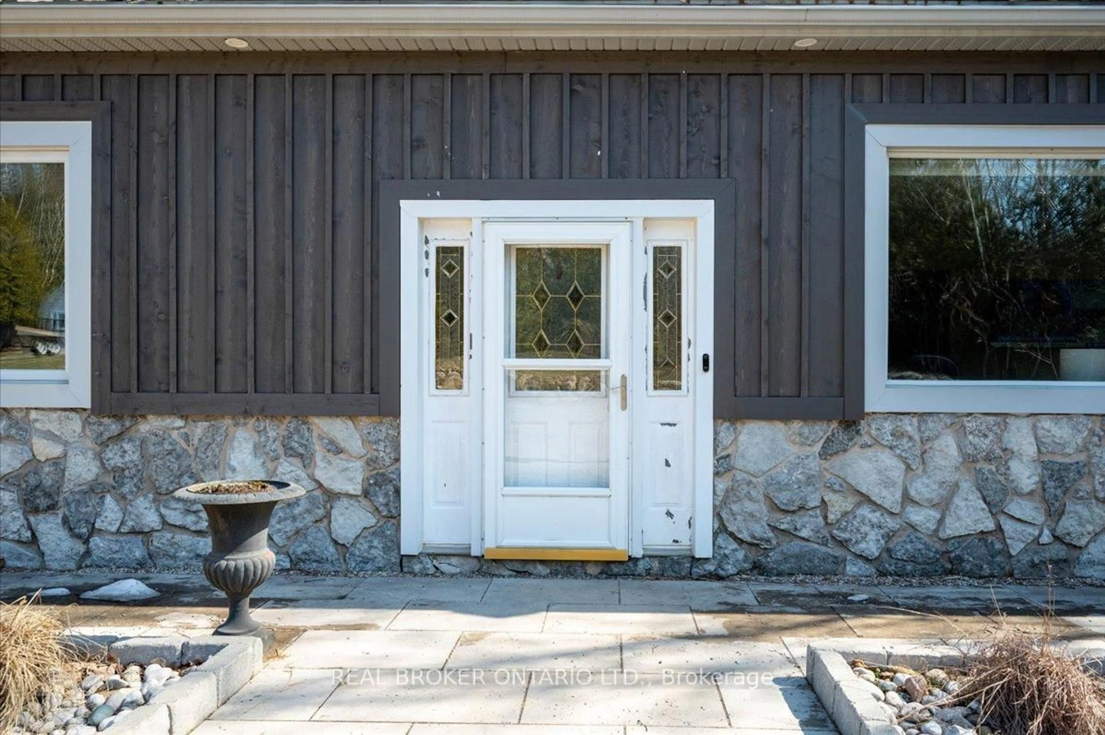 Indoor entryway for 4589 WATSON Rd, Puslinch Ontario N0B 2J0