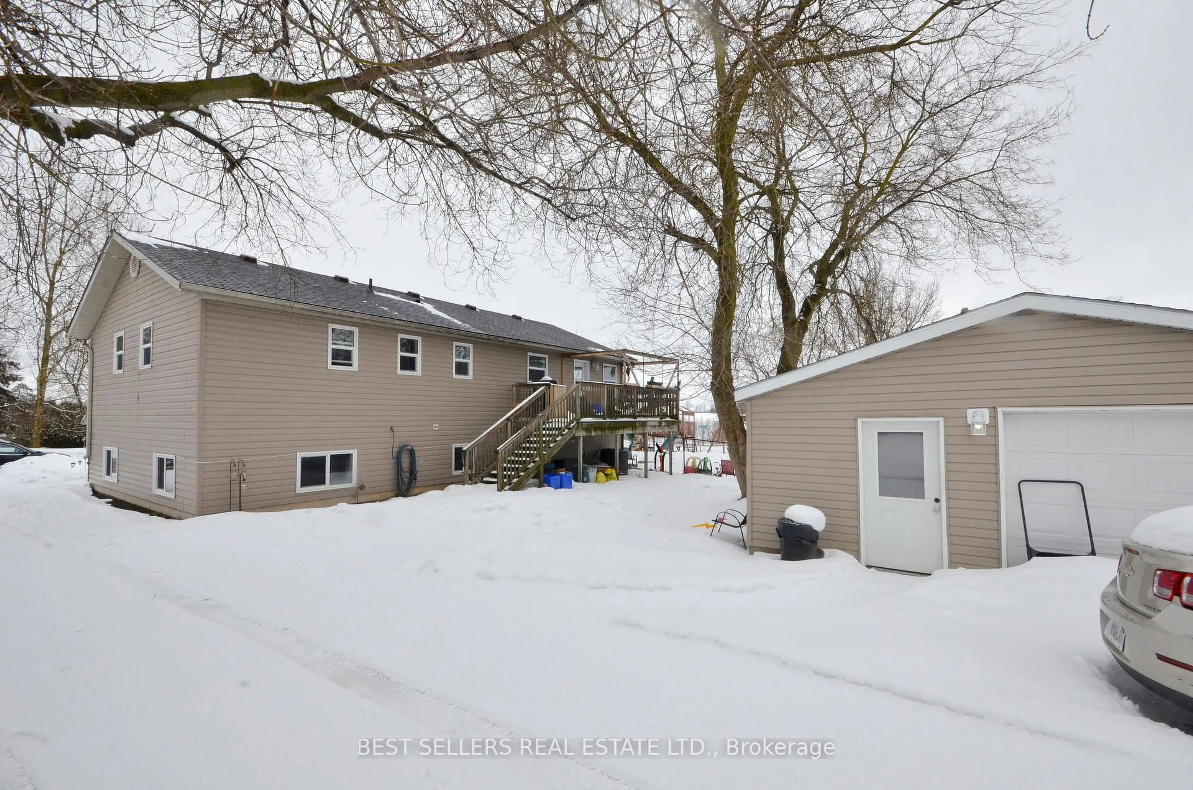 Patio, street for 160 Elora St, Mapleton Ontario N0G 2K0