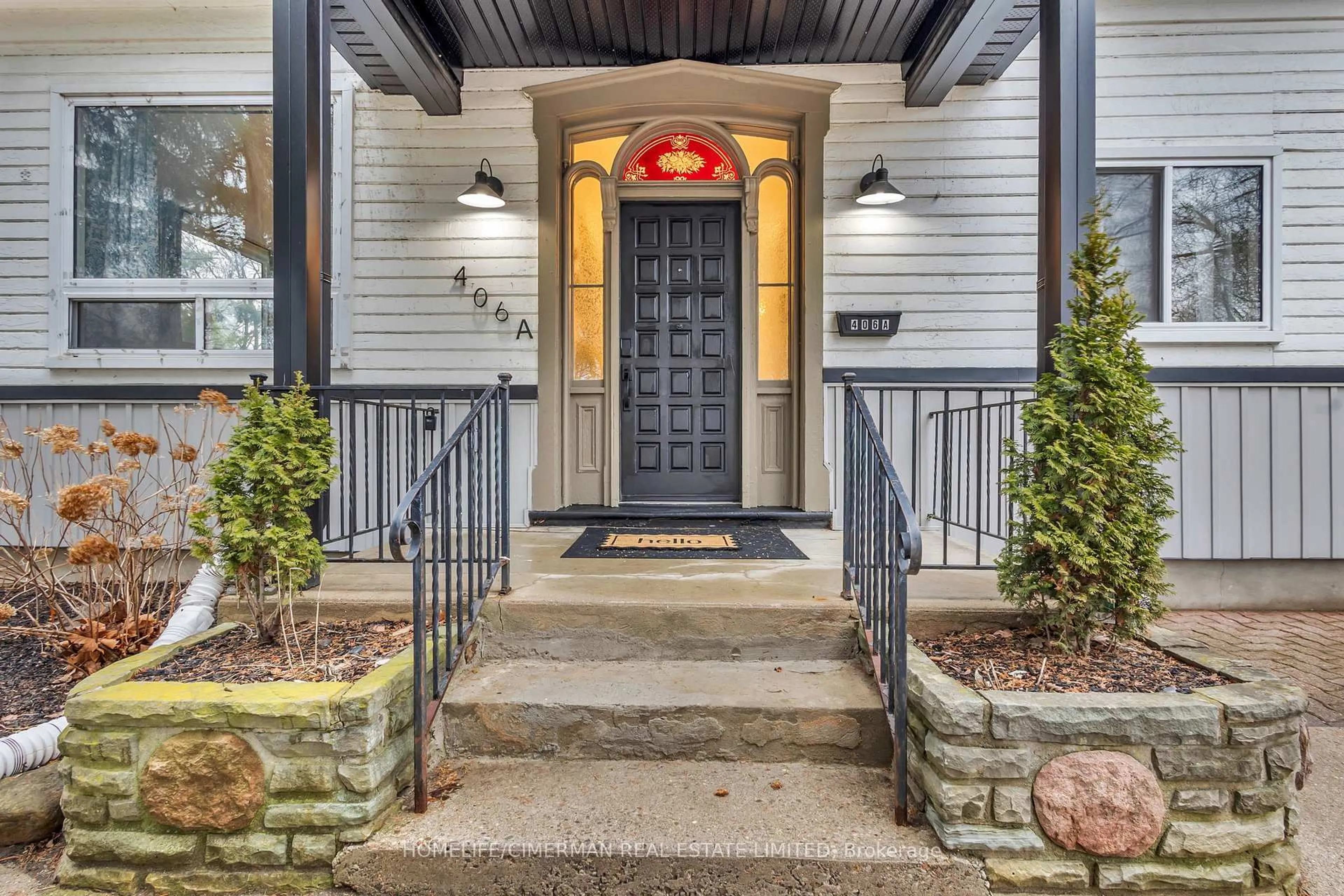 Indoor entryway for 406 Grey St, London East Ontario N6B 1H3