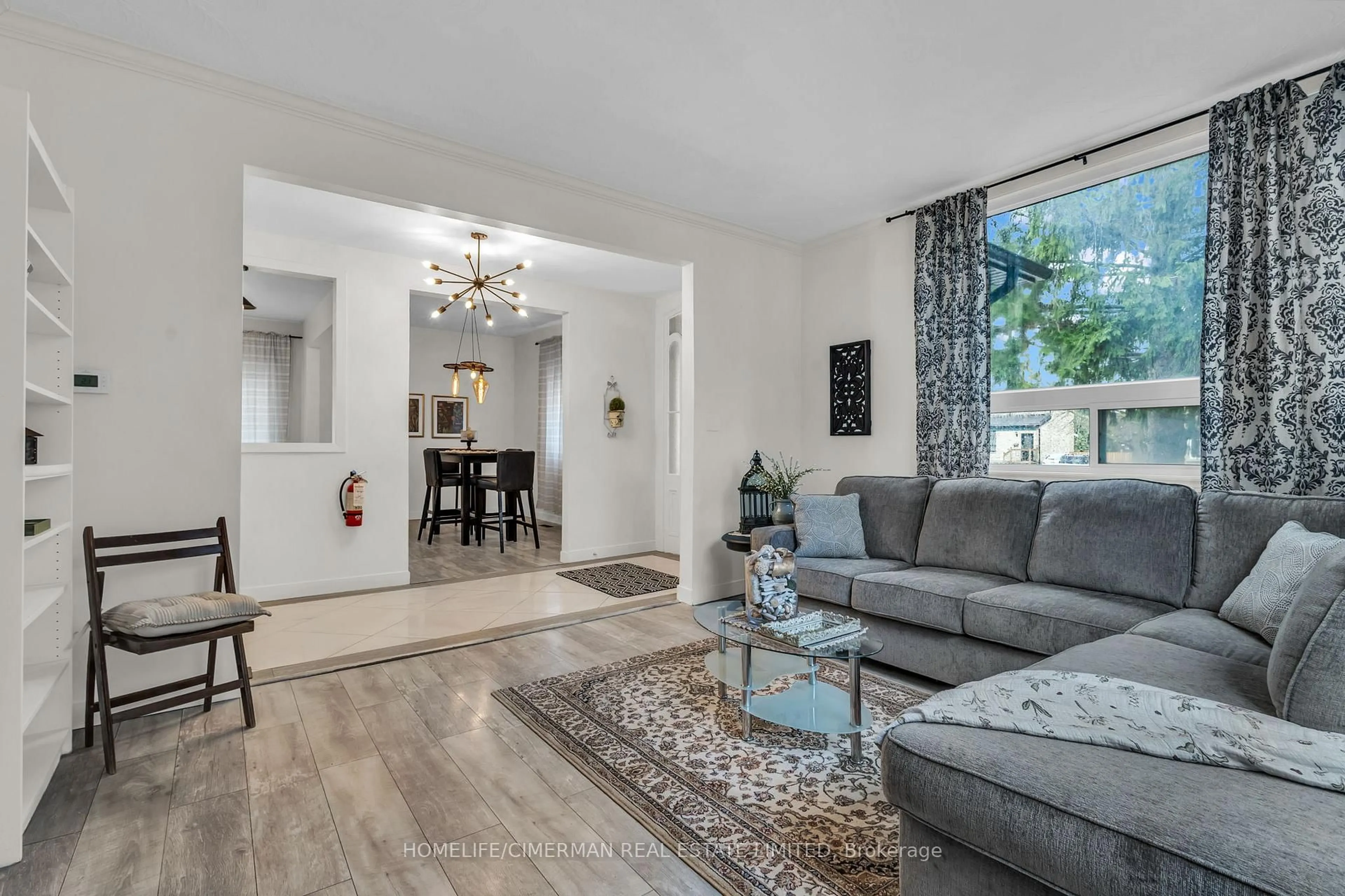 Living room with furniture, unknown for 406 Grey St, London East Ontario N6B 1H3