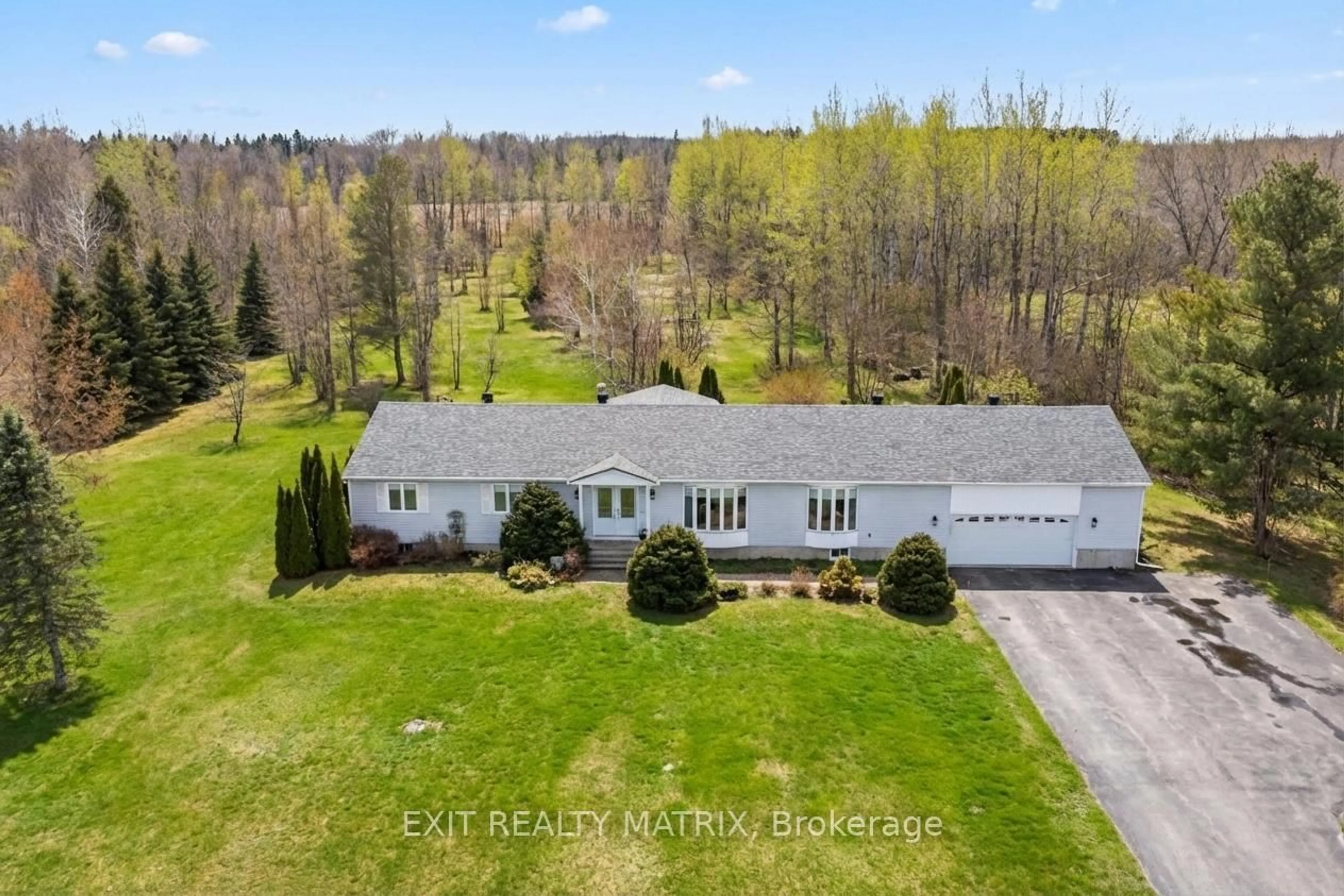 A pic from outside/outdoor area/front of a property/back of a property/a pic from drone, water/lake/river/ocean view for 8329 Rodney Farm Dr, Metcalfe Ontario K0A 2P0
