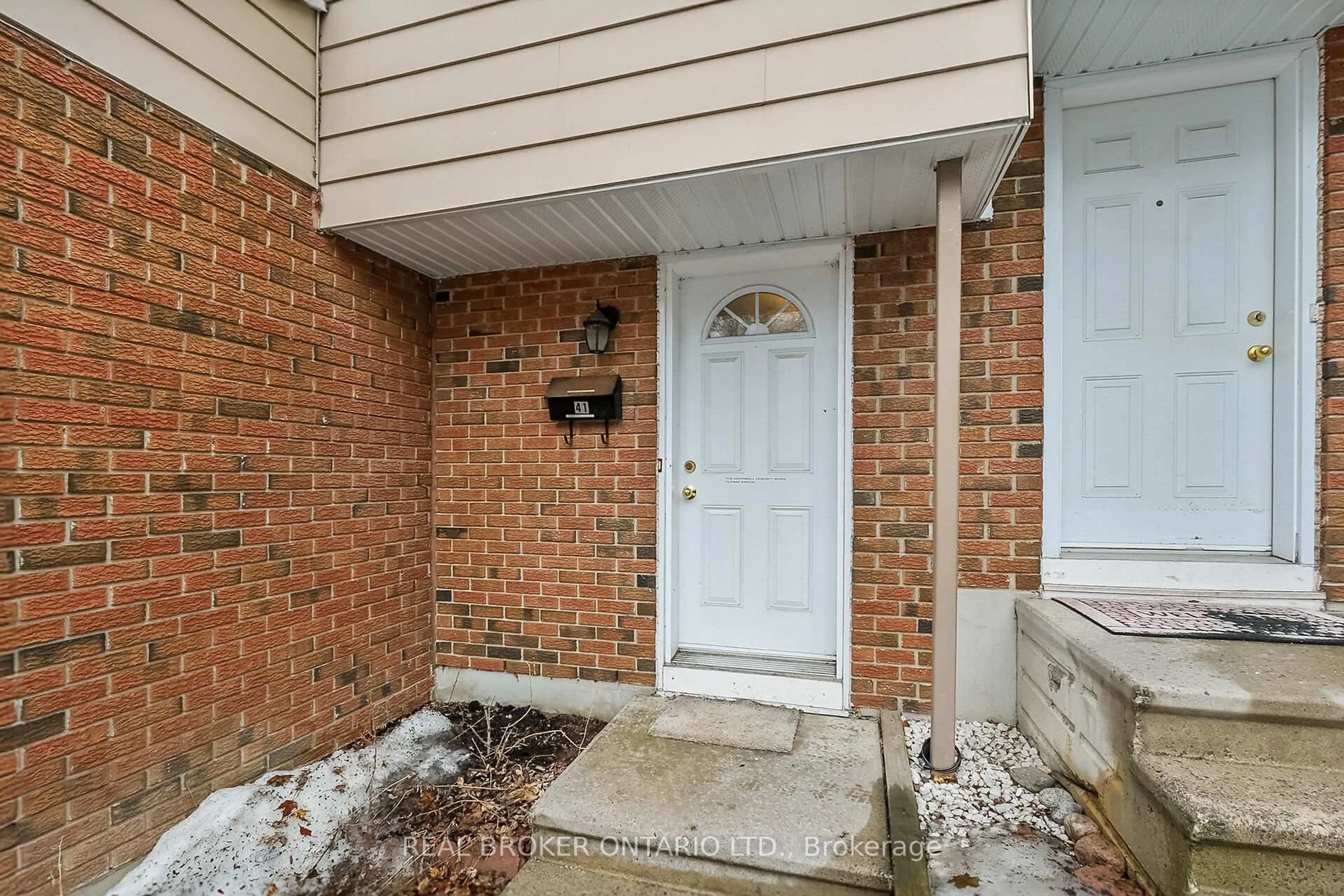 Indoor entryway for 2669 SOUTHVALE Cres #41, Ottawa Ontario K1B 4V2