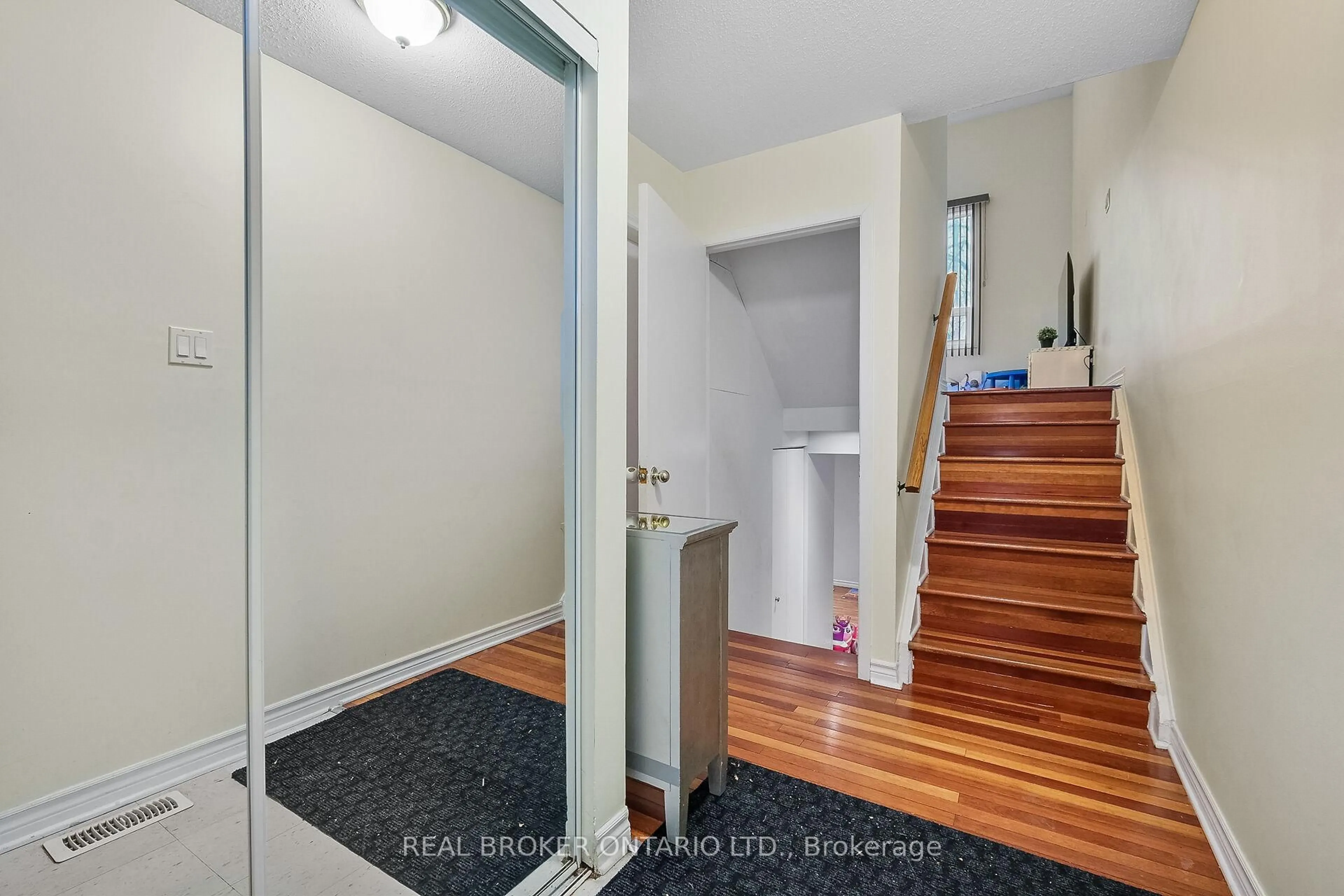 Unknown for 2669 SOUTHVALE Cres #41, Ottawa Ontario K1B 4V2