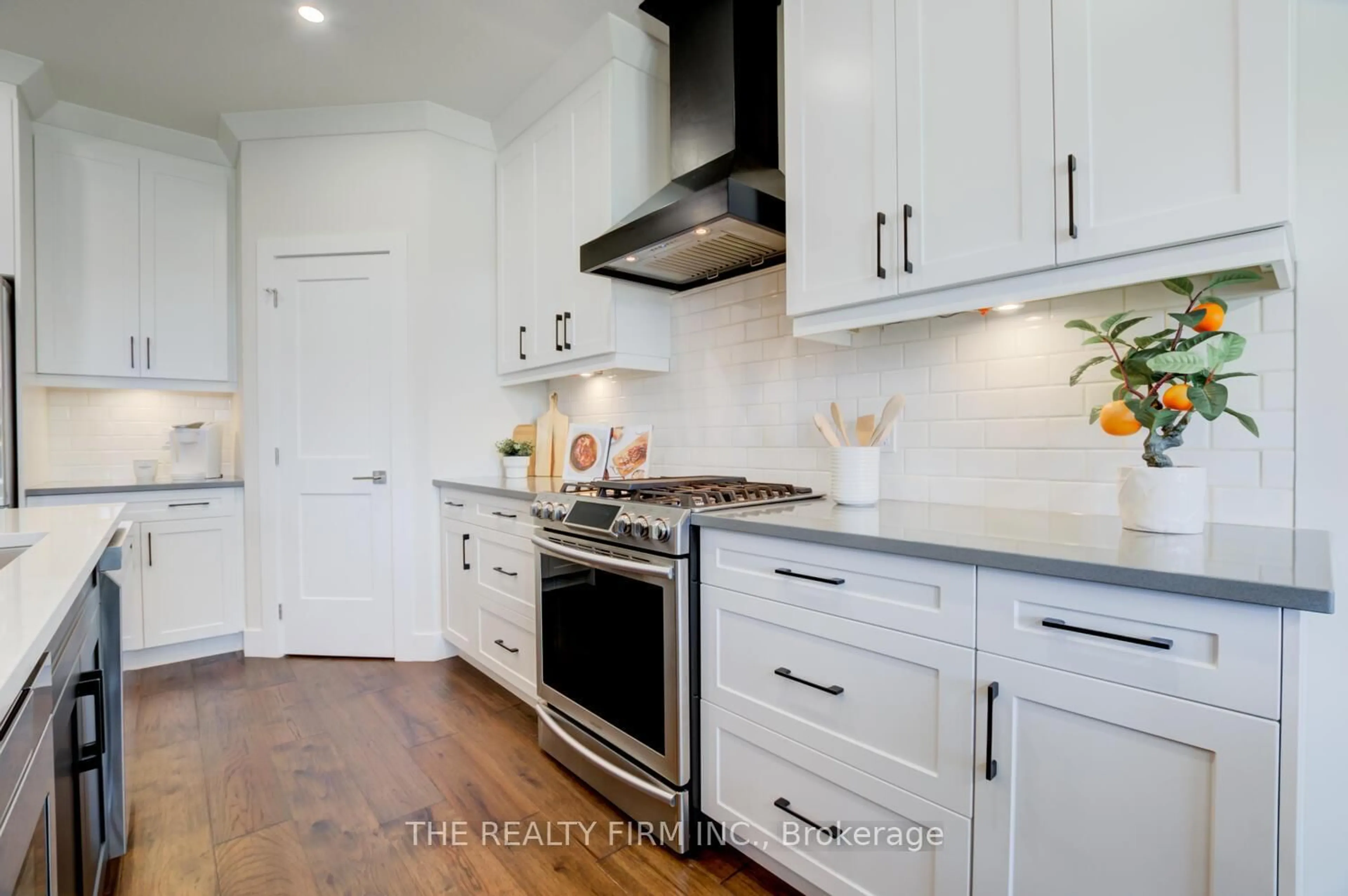 Open concept kitchen, ceramic/tile floor for 283 Elizabeth St, Southwest Middlesex Ontario N0L 1M0