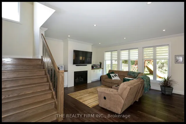 285 Elizabeth St, Southwest Middlesex 3