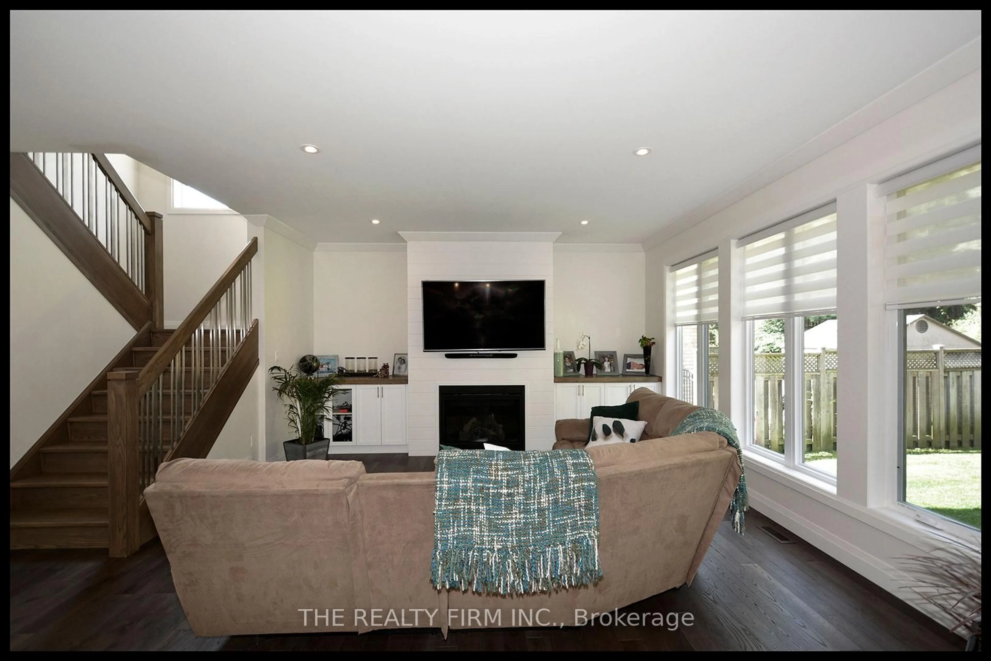 Living room with furniture, unknown for 285 Elizabeth St, Southwest Middlesex Ontario N0L 1M0