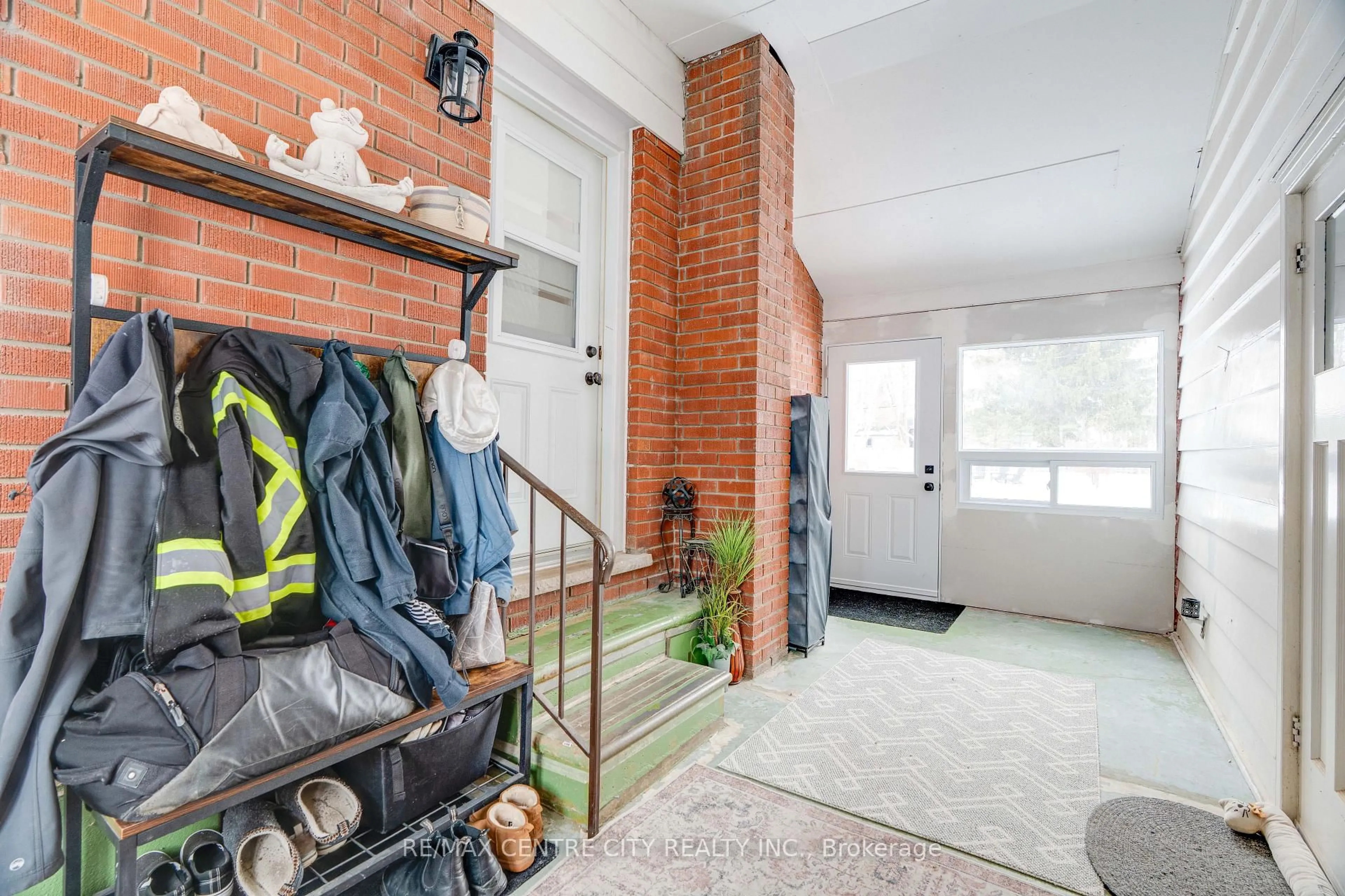 Indoor entryway for 311 Adelaide St, Strathroy-Caradoc Ontario N7G 2V9