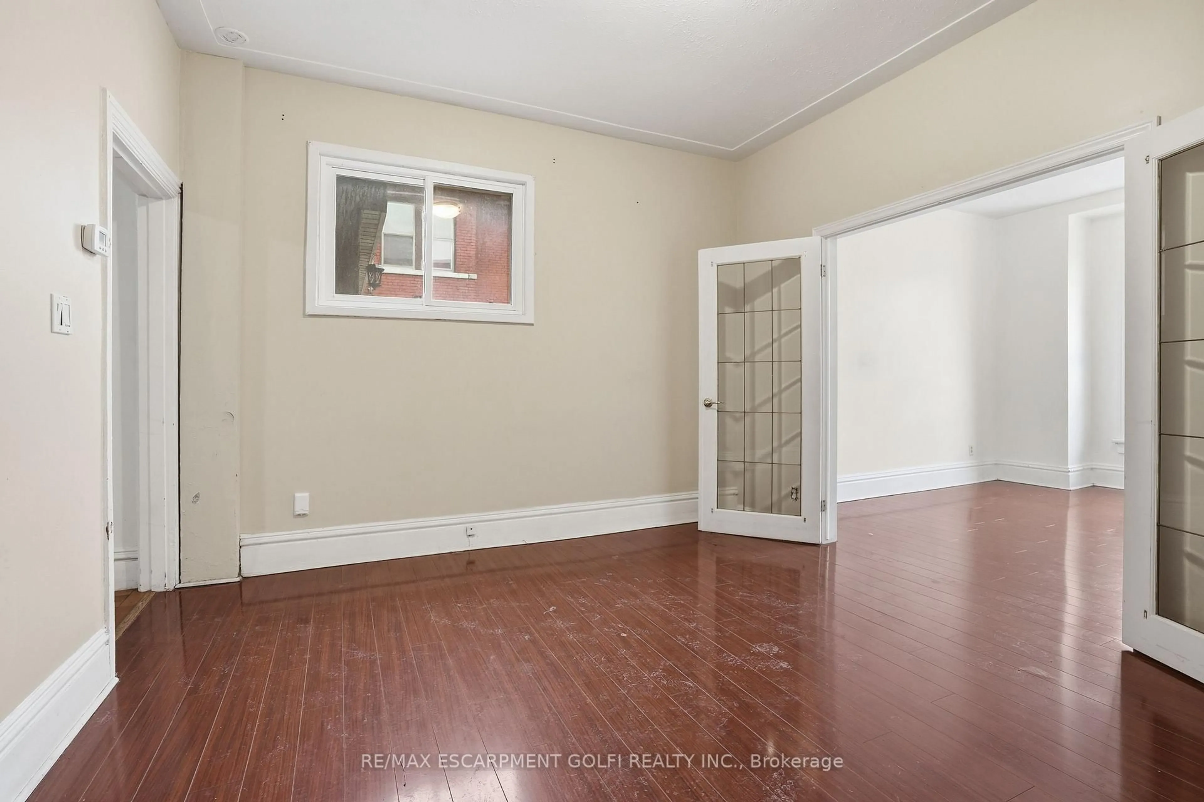 A pic of a room for 55 Cannon St, Hamilton Ontario L8R 2B4