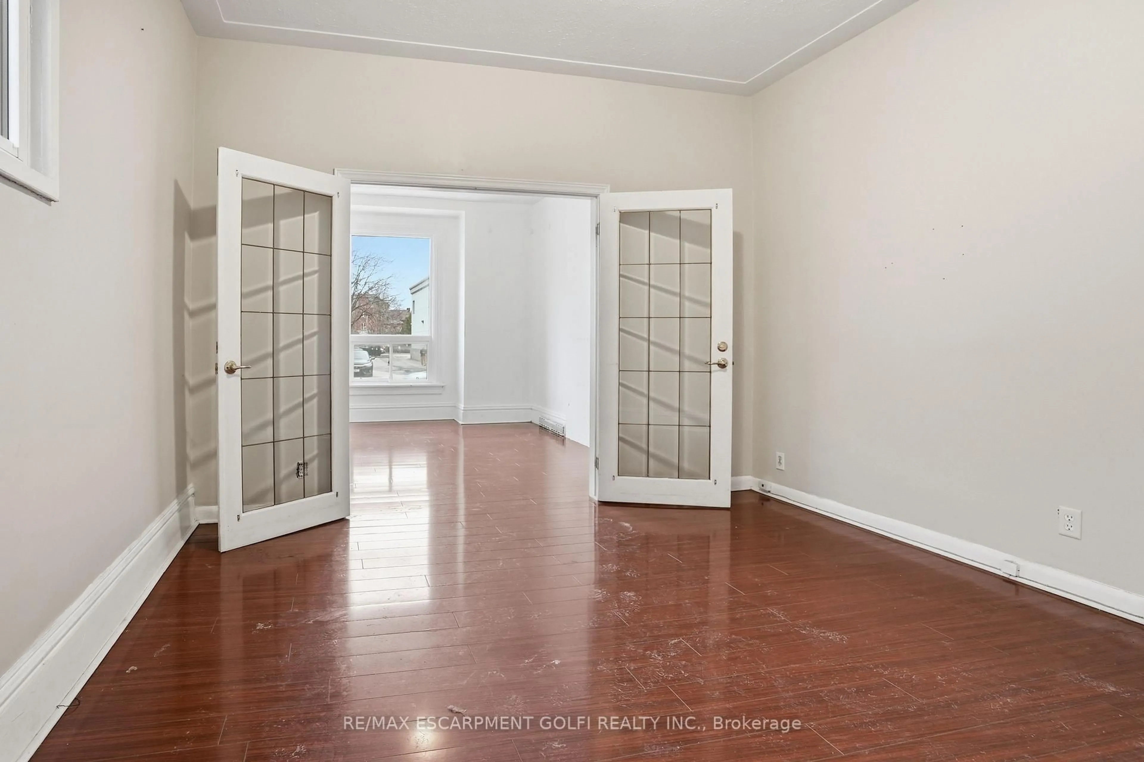 Unknown for 55 Cannon St, Hamilton Ontario L8R 2B4