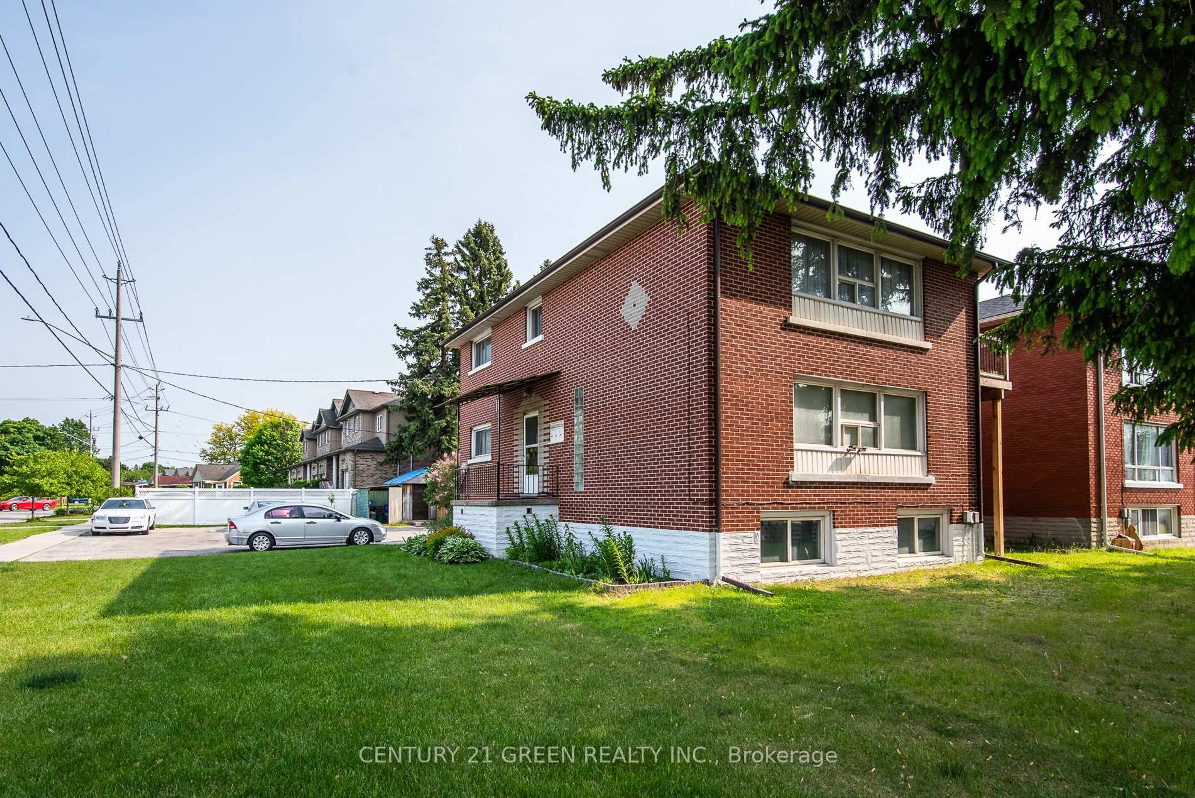 Home with brick exterior material, street for 129 River Rd, Kitchener Ontario N2B 2G7