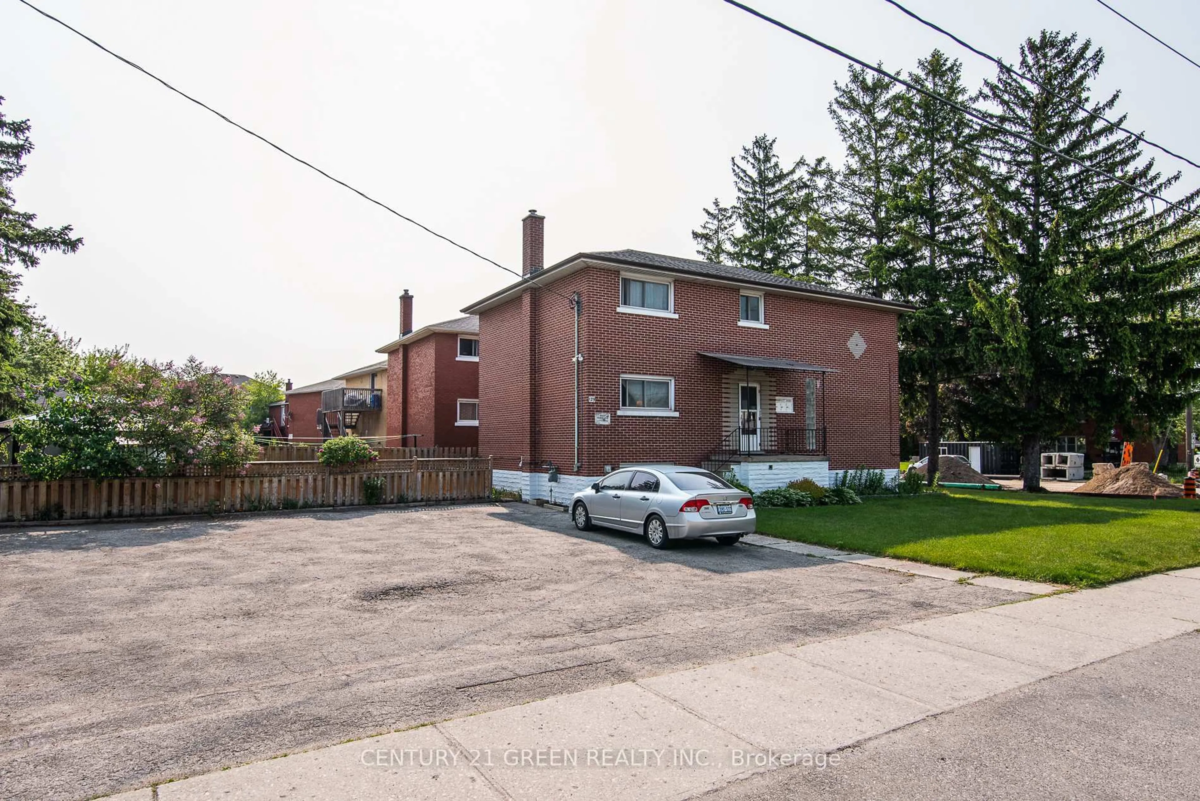 Home with brick exterior material, street for 129 River Rd, Kitchener Ontario N2B 2G7